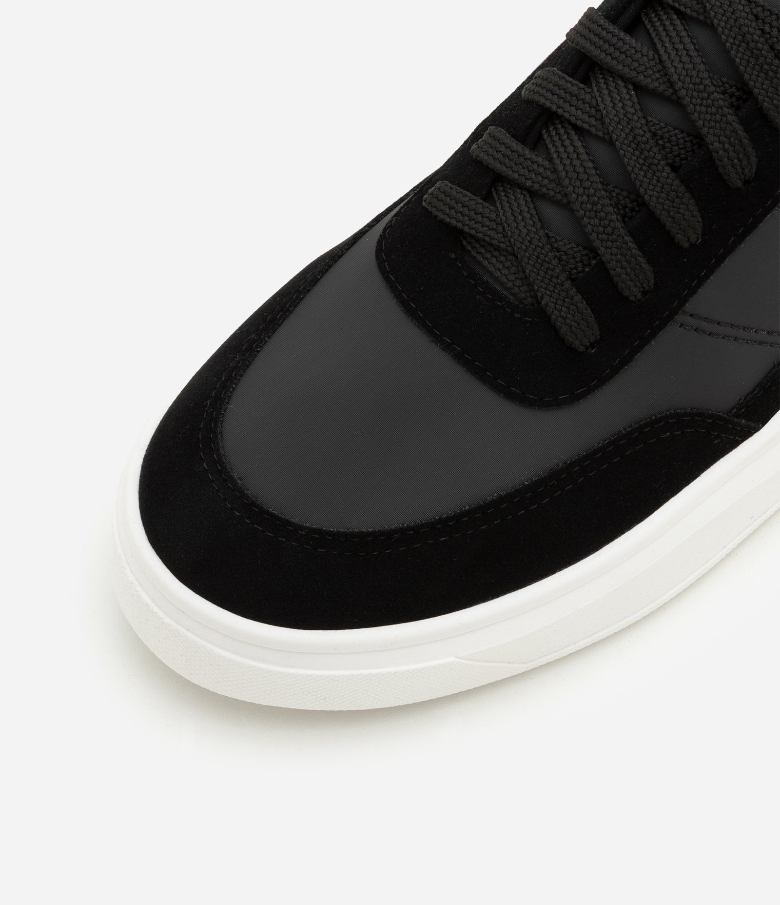 Tênis Casual em PU com Recortes e Solado Bold Preto 4