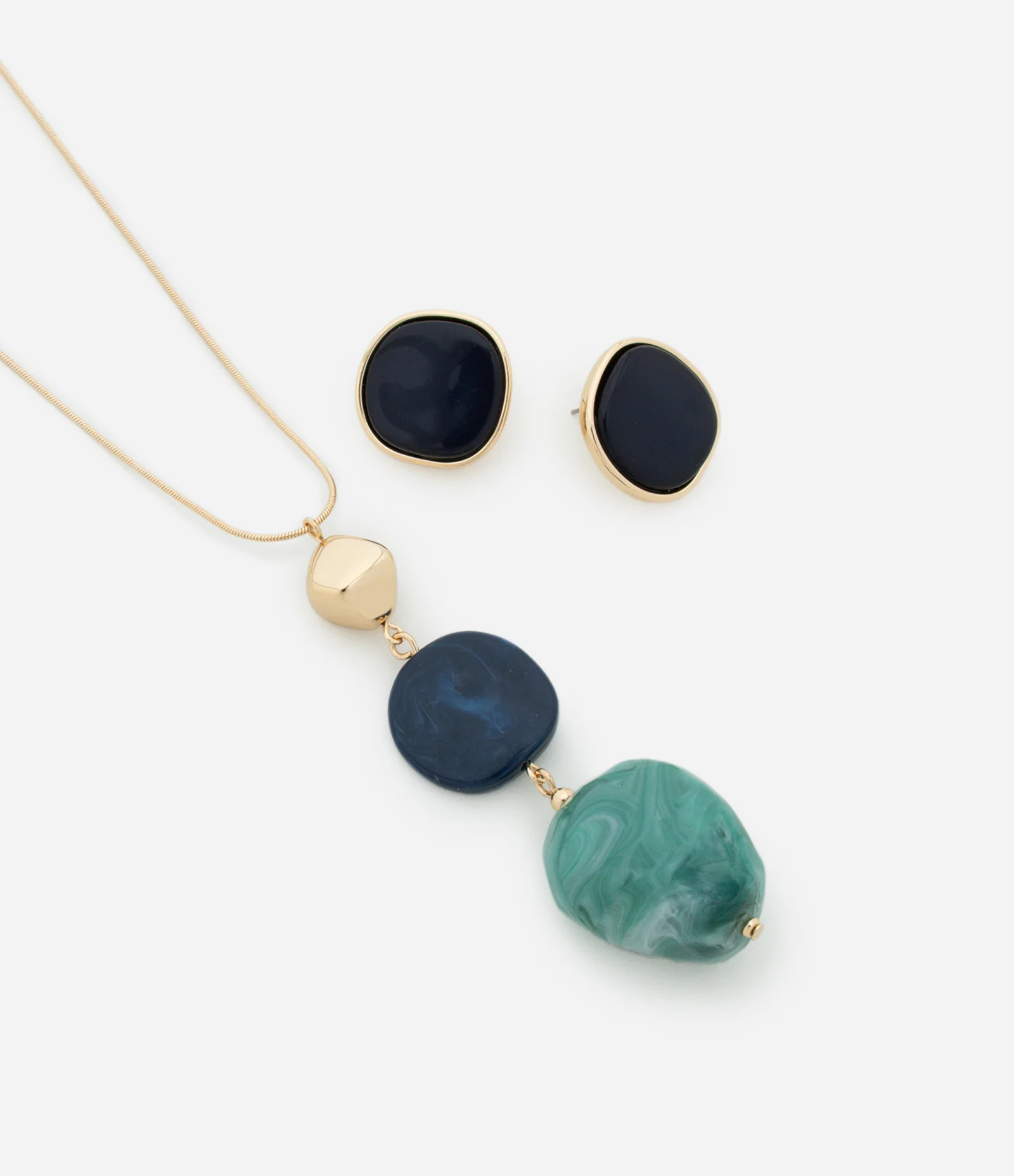 Conjunto de Colar com Pingentes Circulares em Resina e Brinco Botão Dourado 1