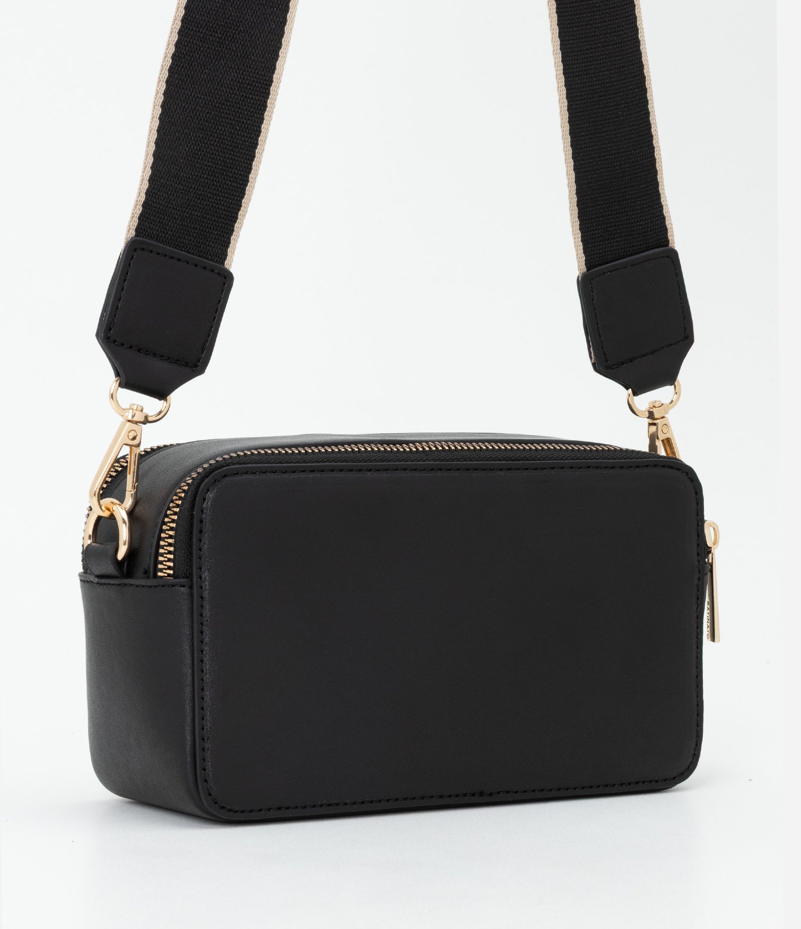 Bolsa Pequena com Alça Longa Transversal Preto 3