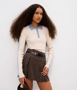 Blusa Polo em Tricô com Abotoamento na Gola