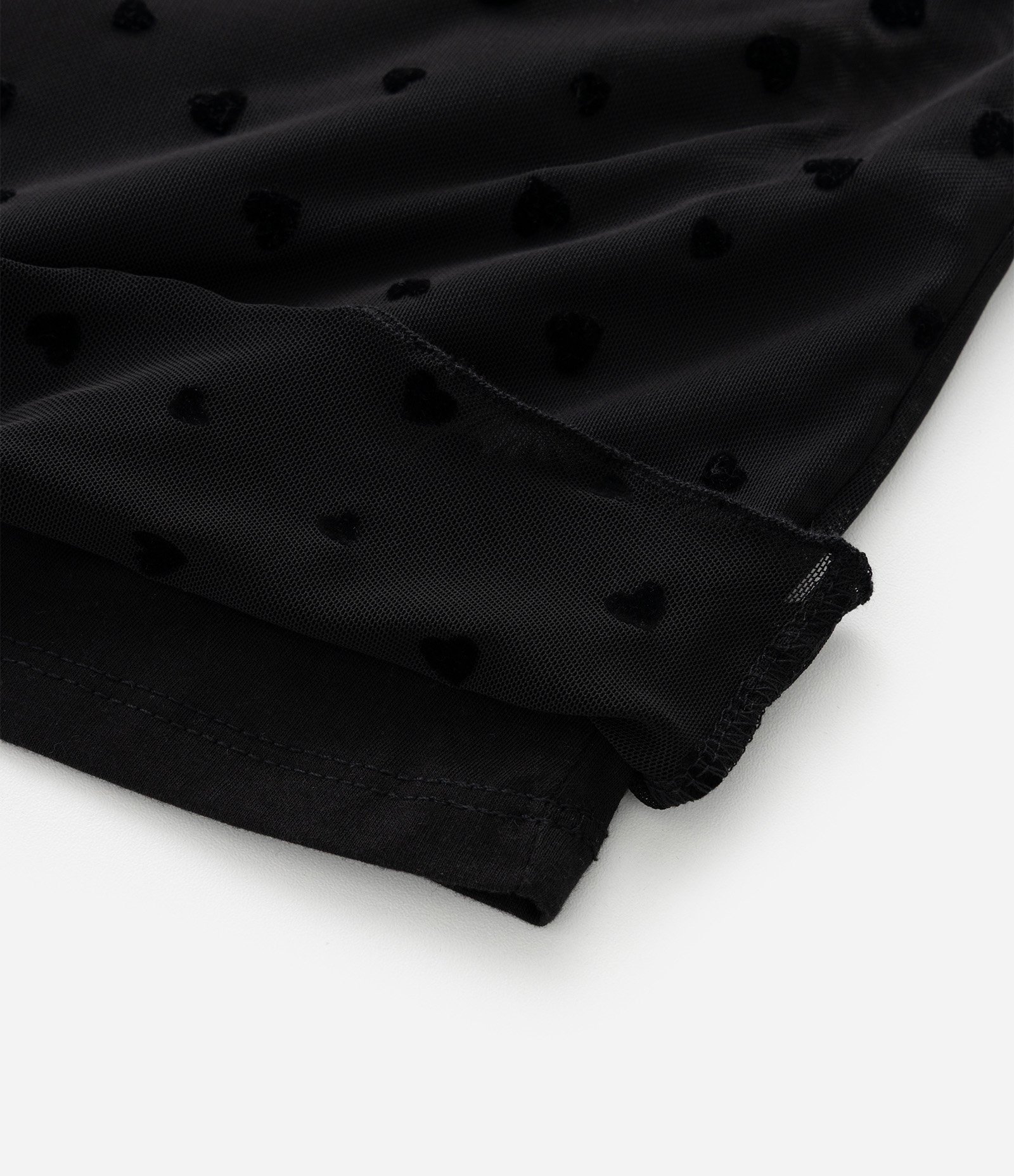 Camiseta Infantil em Tule com Corações e Regata Interna – Tam 5 A 14 Anos Preto 4