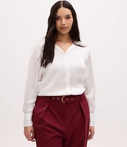 Camisa Regular em Cetim com Vista de Botões