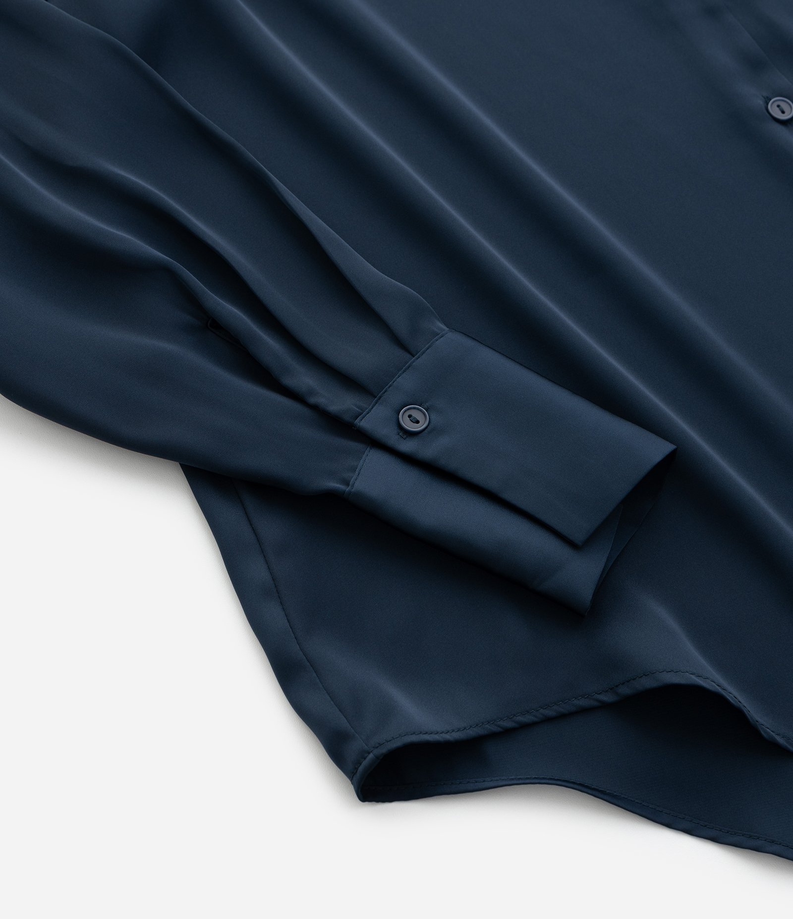 Camisa Regular em Cetim com Vista de Botões Azul Marinho 4