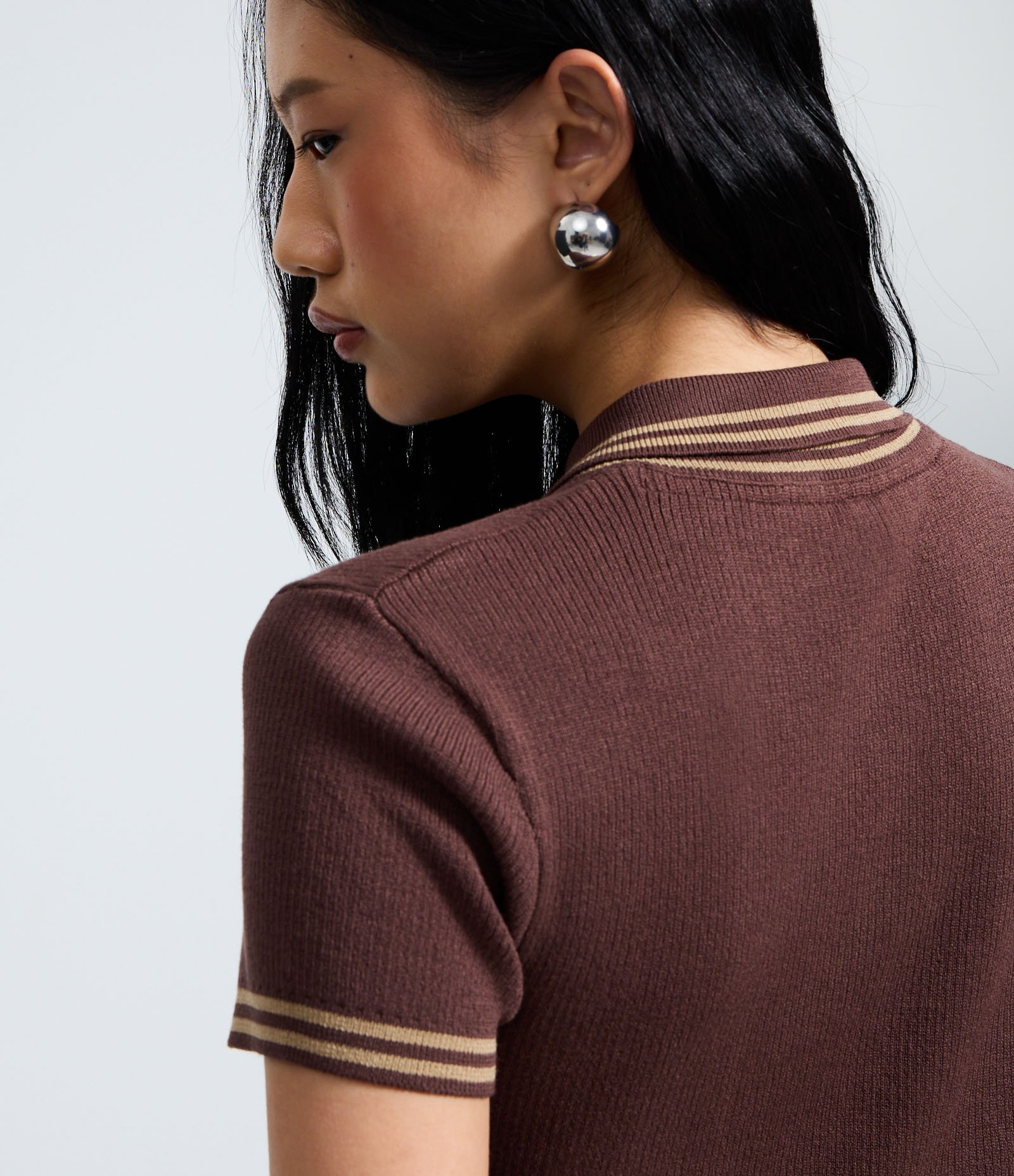 Blusa Gola Polo em Tricô Texturizado com Viés Contrastante Marrom 4