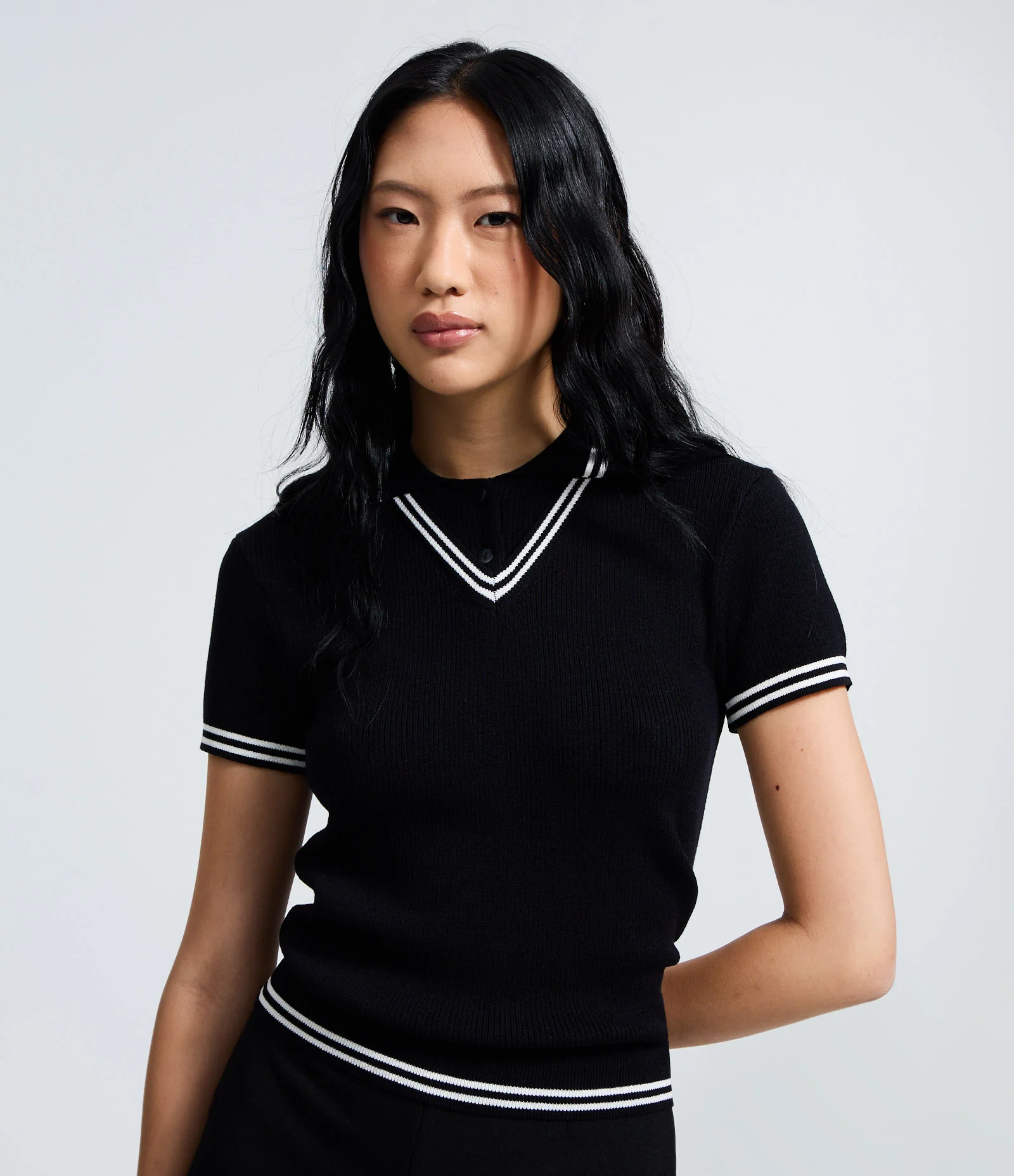 Blusa Gola Polo em Tricô Texturizado com Viés Contrastante Preto 1