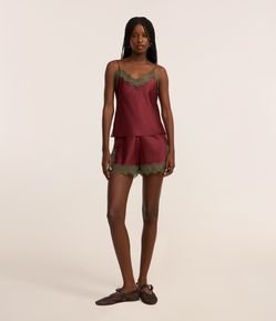 Short Curto Evasê em Cetim Com Renda Contrastante na Barra