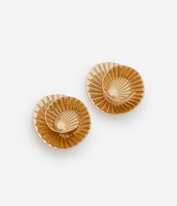 Brinco Botão em Metal Plissado Escultural