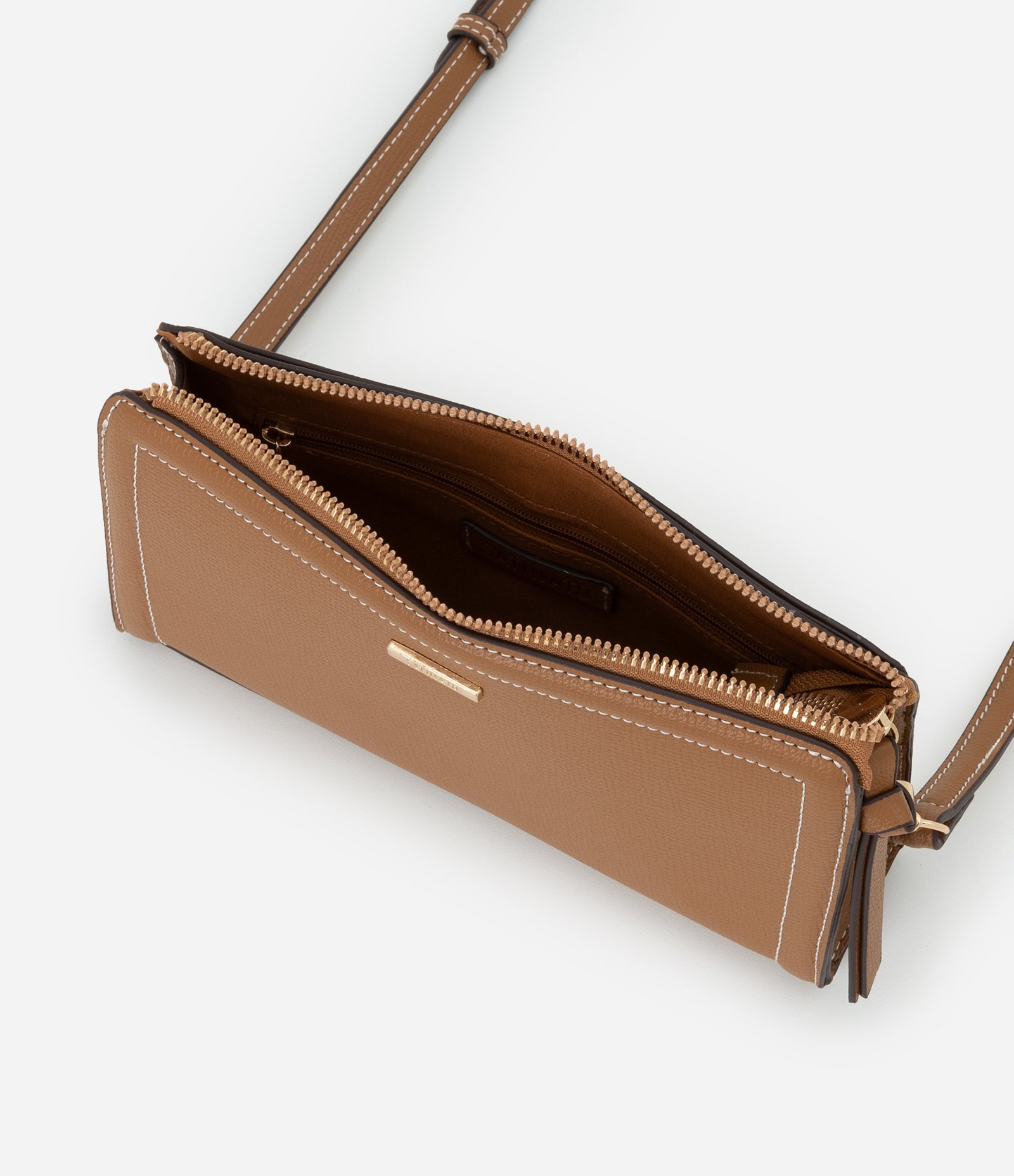 Bolsa Pequena com Alça Transversal e Detalhes Metalizados Camel-AC 5