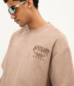 Camiseta Manga Curta em Suede com Lettering Knight