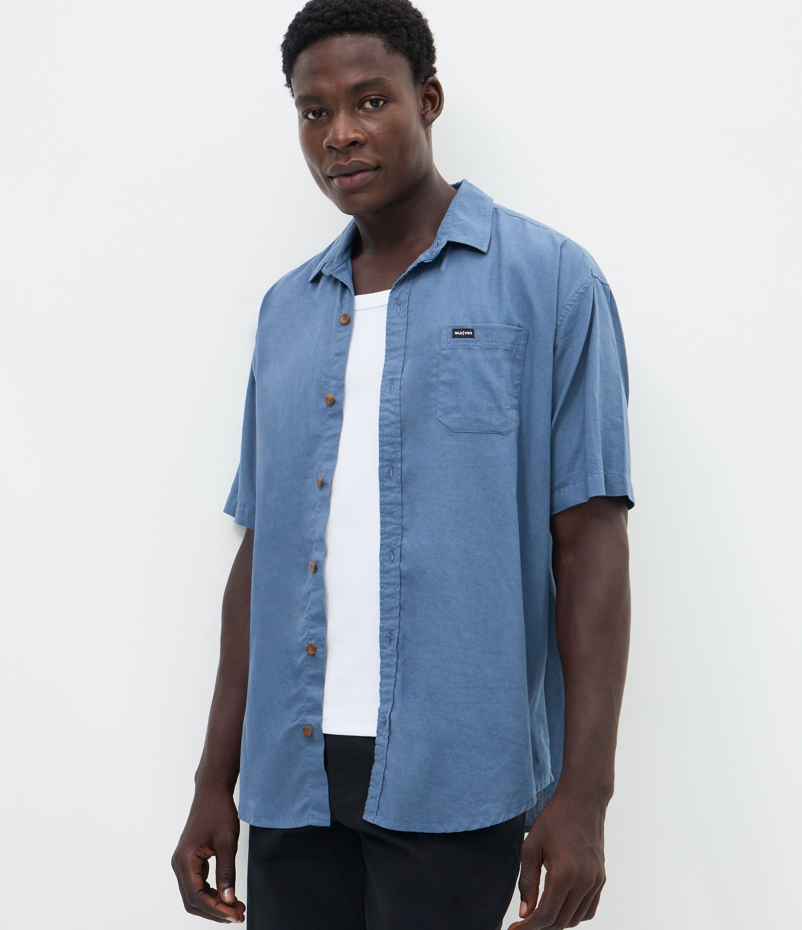Camisa Relaxed em Cânhamo com Bolso Azul 1