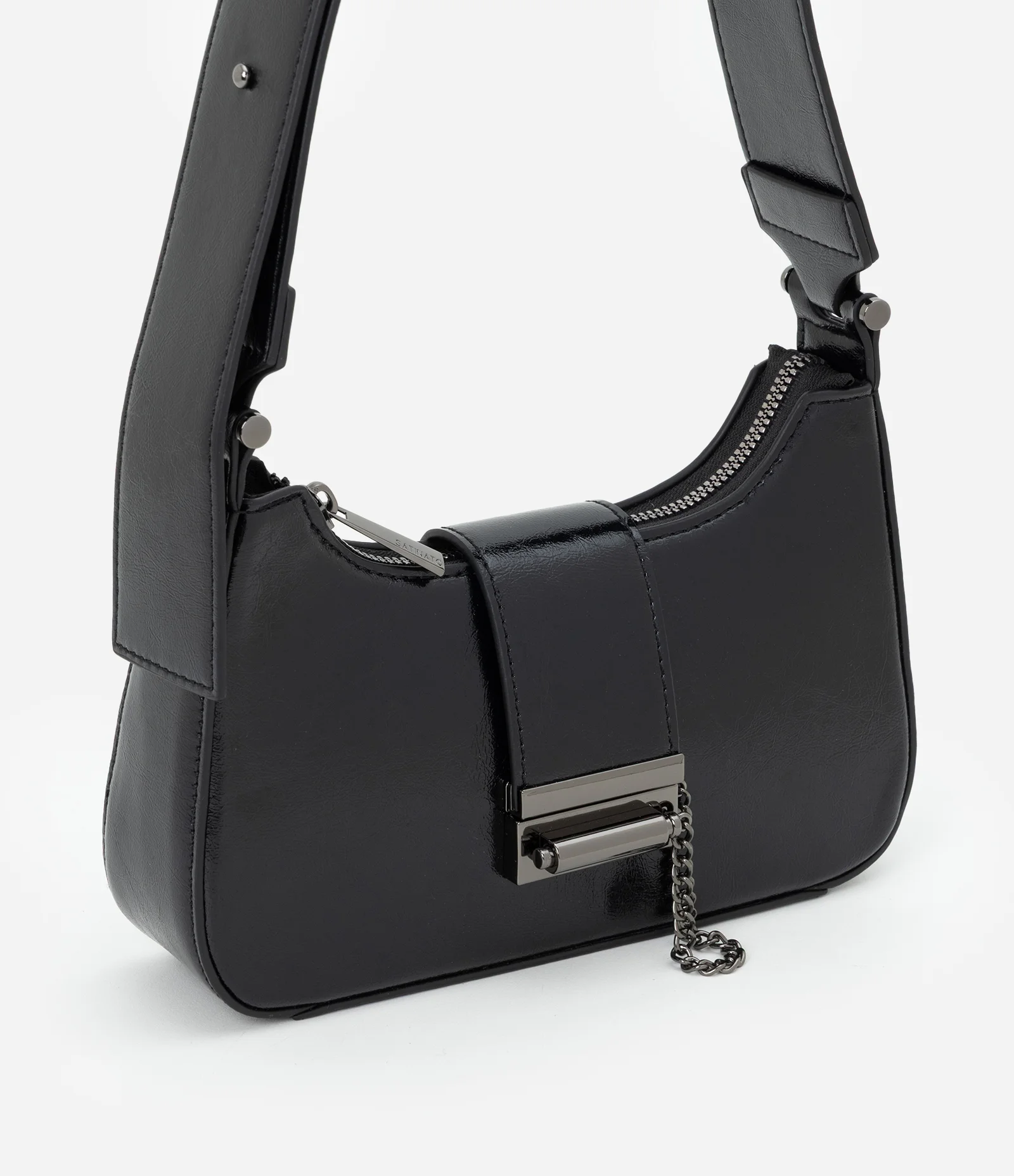 Bolsa Baguete Pequena em PU e Detalhes em Metal Preto 1