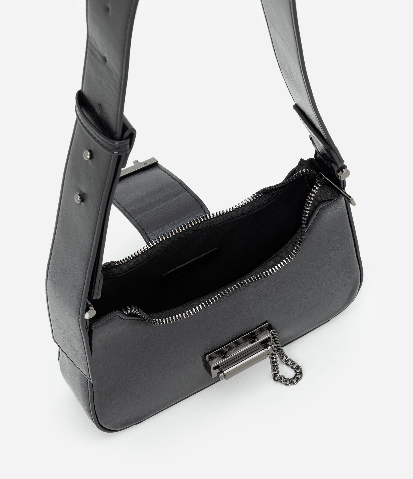 Bolsa Baguete Pequena em PU e Detalhes em Metal Preto 6