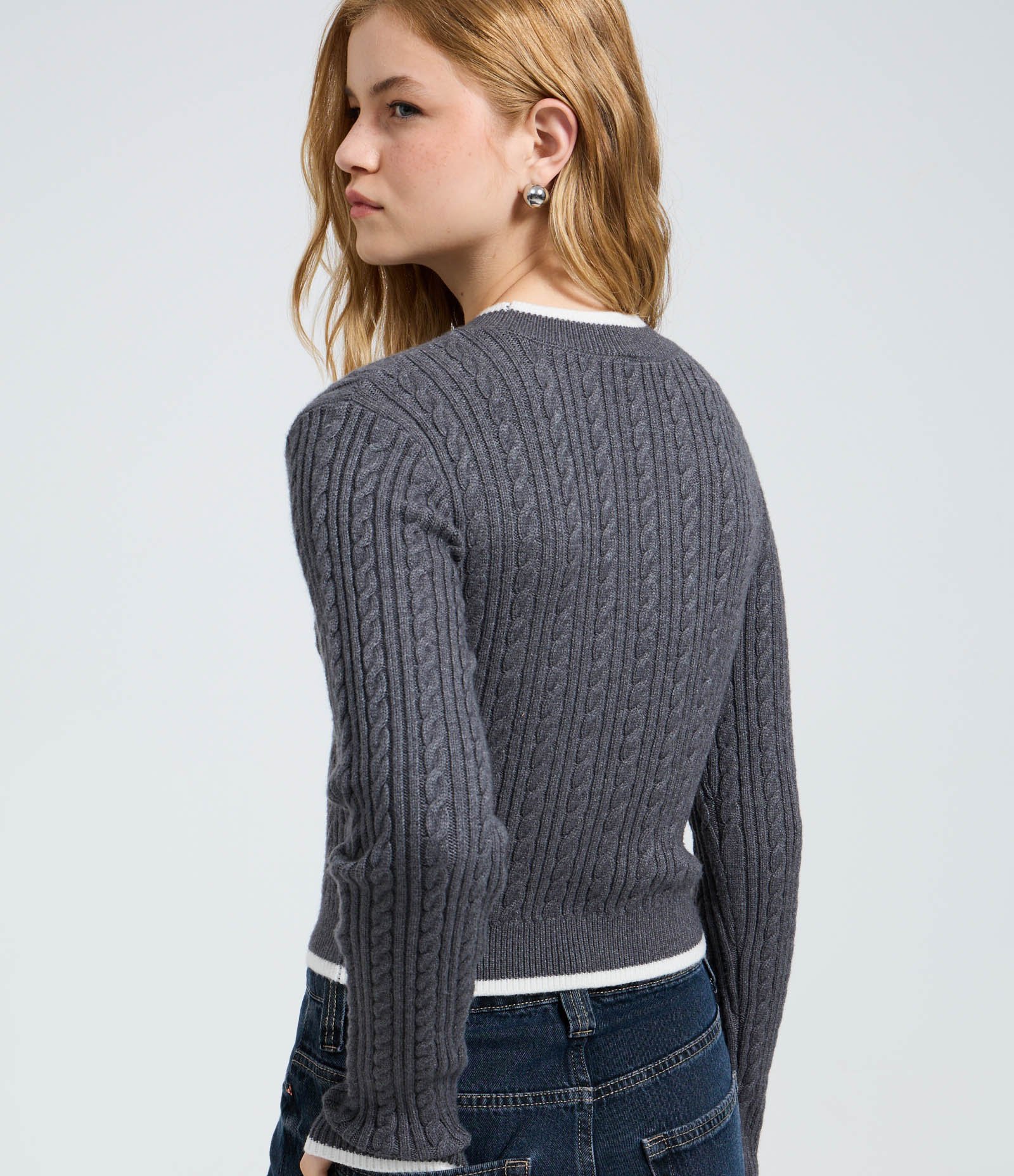 Blusa Cropped em Tricô com Estampa de Urso Cinza 4