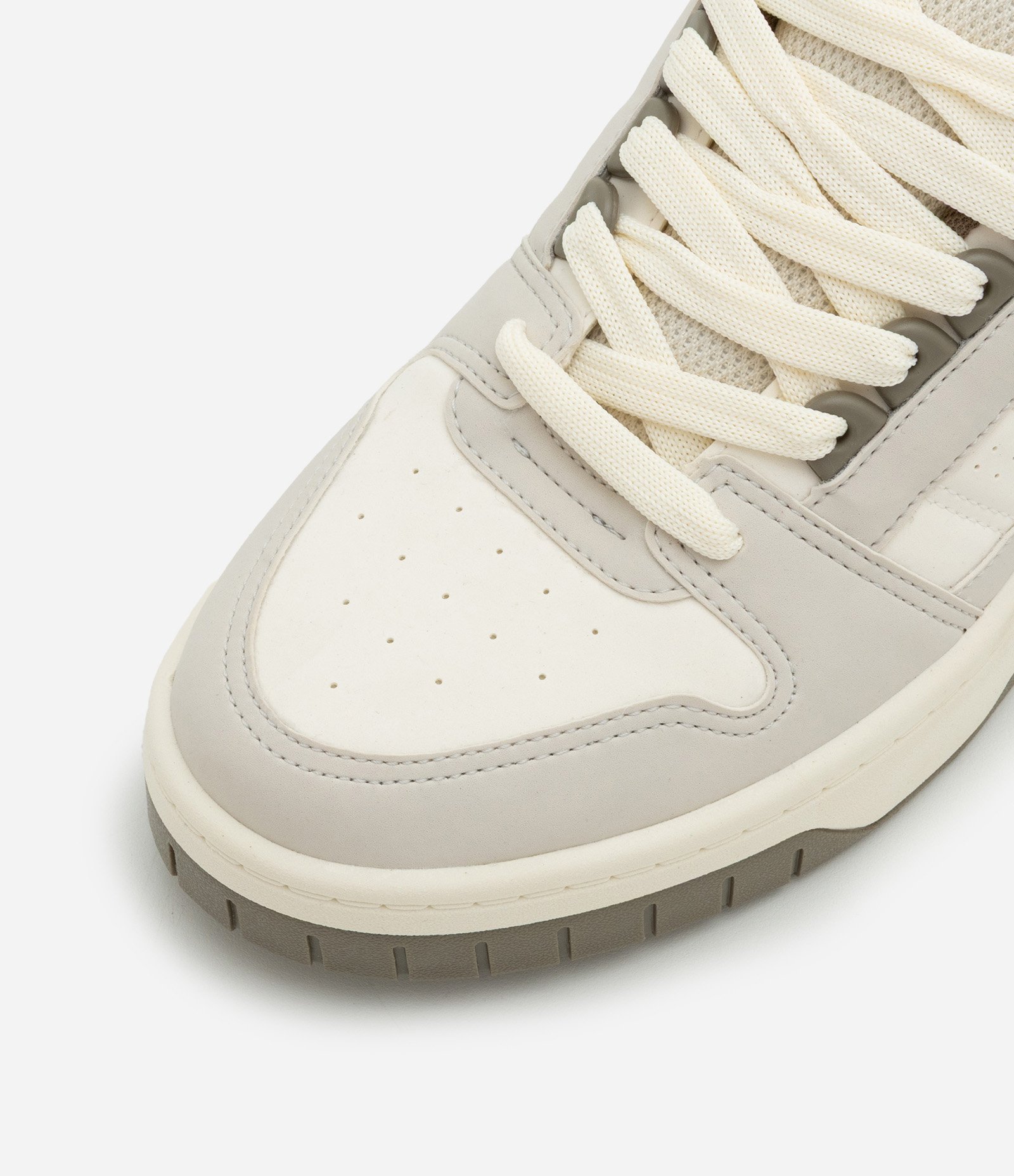 Tênis Street Cano Baixo com Recortes Contrastantes Verde 5