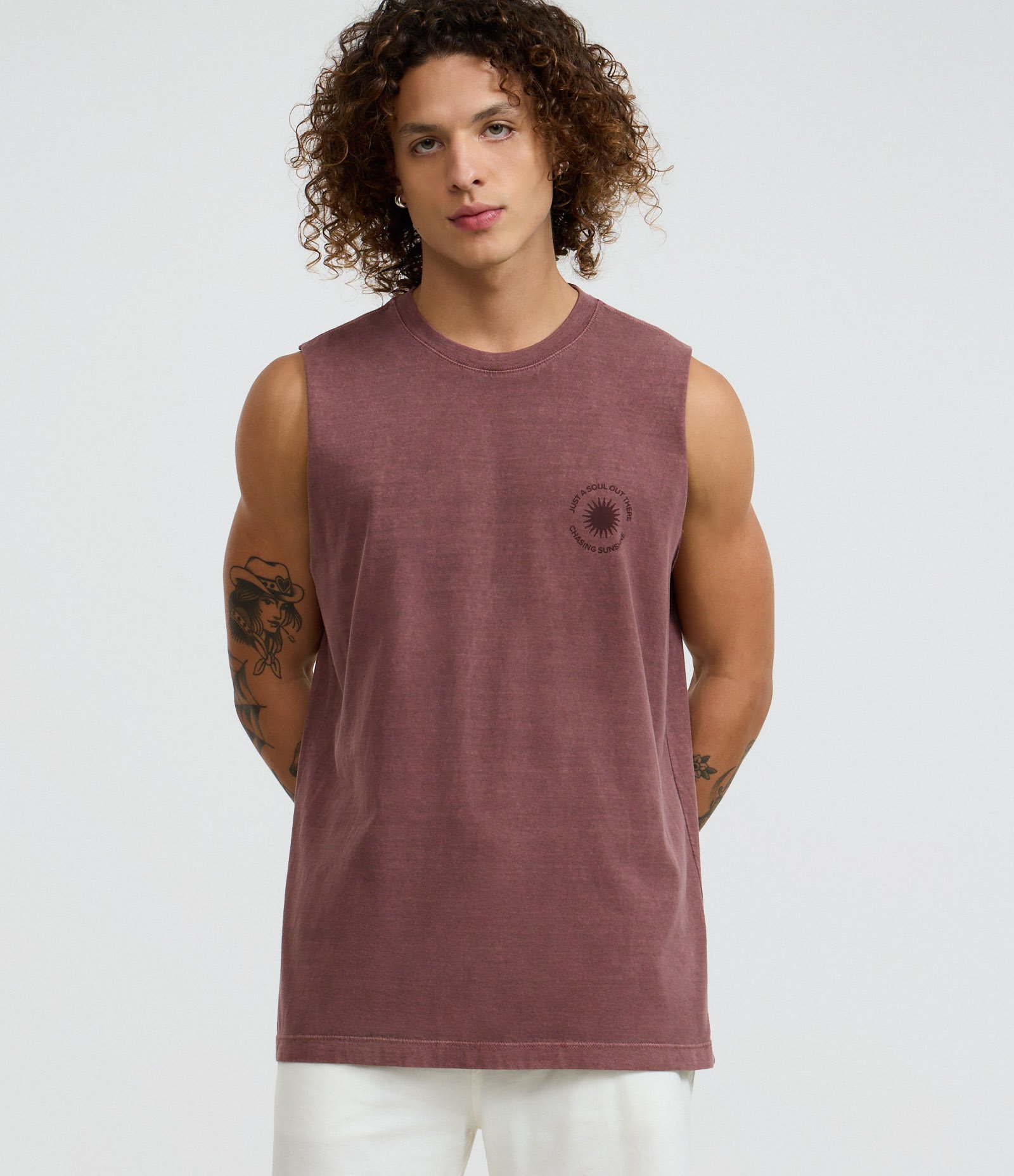 Regata Comfort em Meia Malha Estonada Sol chasing sunshine Vermelho 1