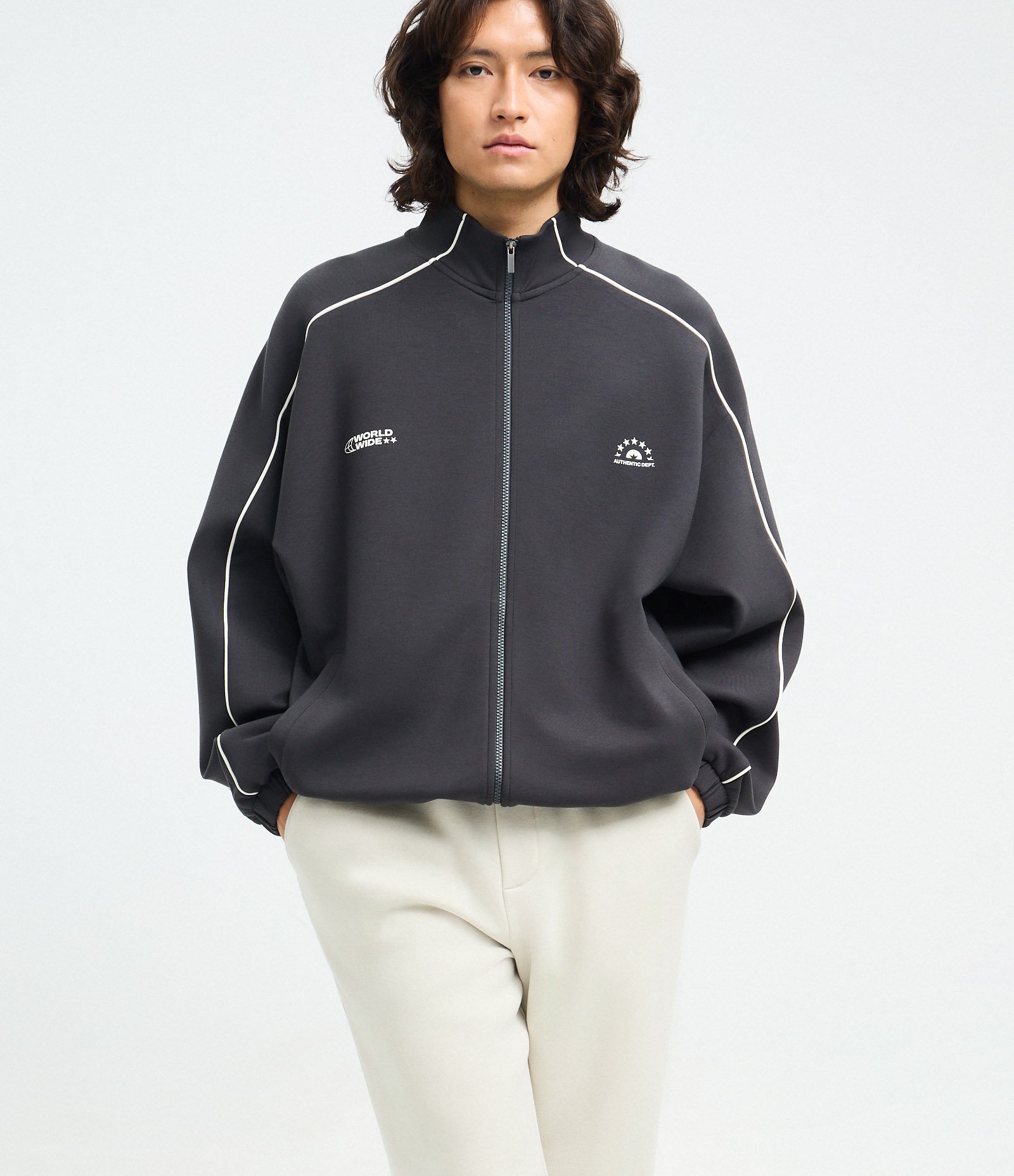 Calça Jogger em Moletom com Felpa e Punho Ajustado Bege Claro 4