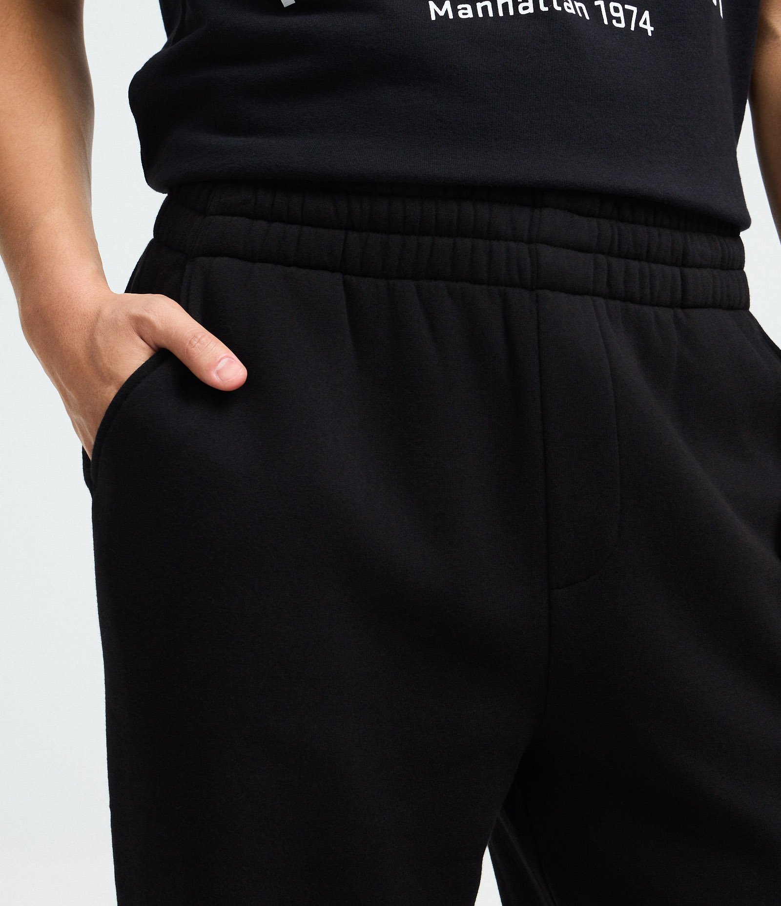 Calça Jogger em Moletom com Felpa e Punho Ajustado Preto 3