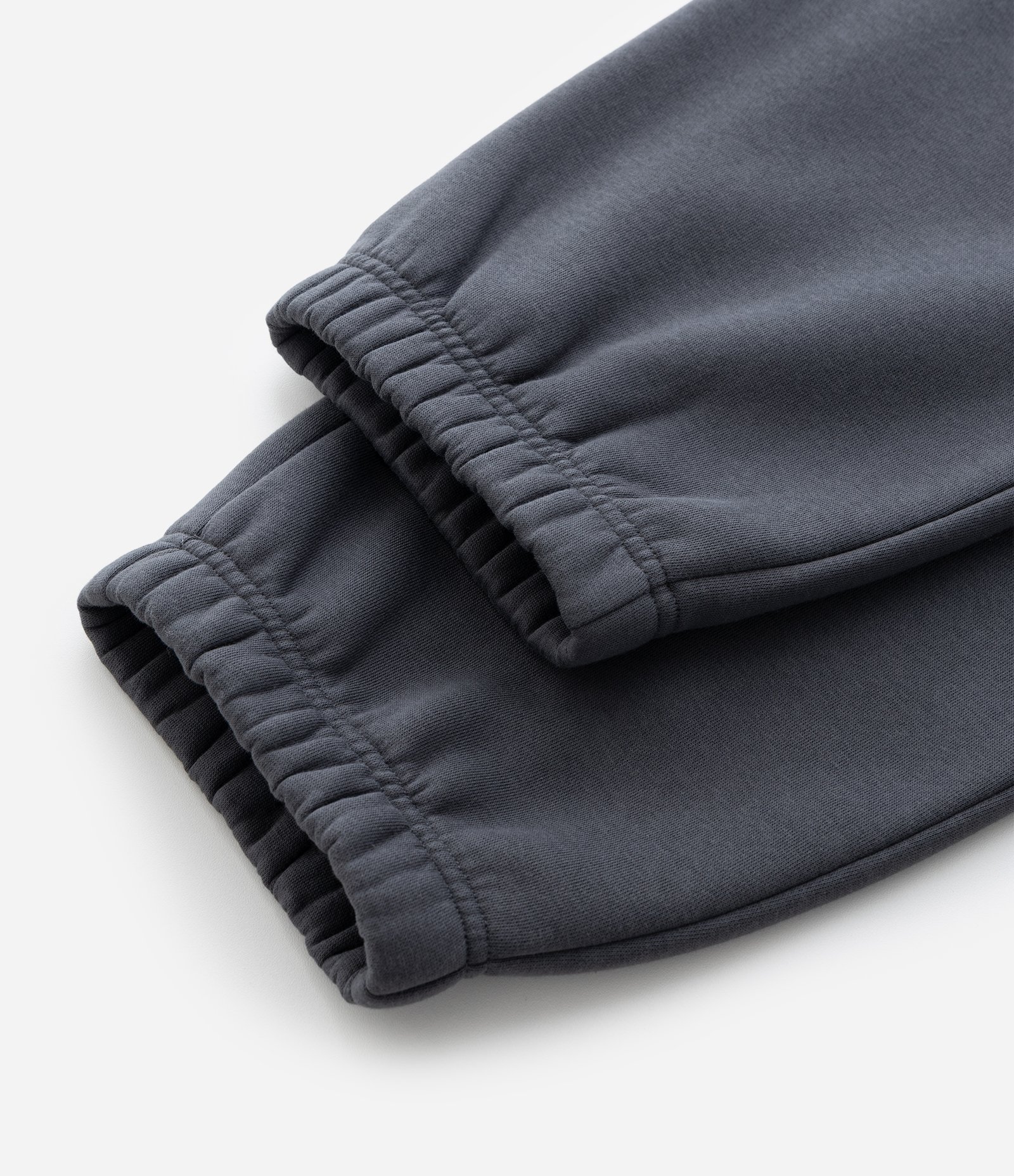 Calça Jogger em Moletom com Felpa e Punho Ajustado Cinza Chumbo 6