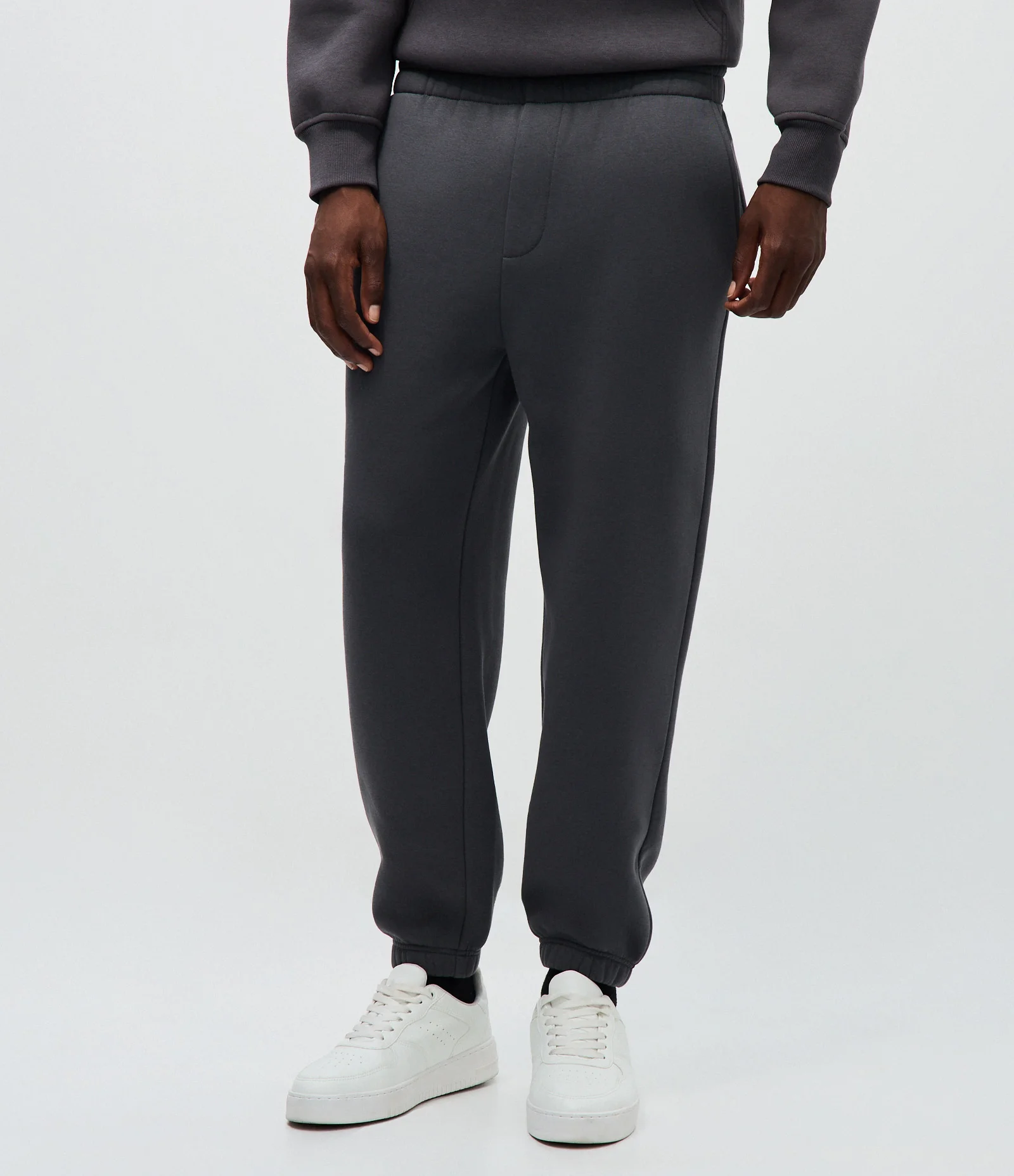 Calça Jogger em Moletom com Felpa e Punho Ajustado Cinza Chumbo 2