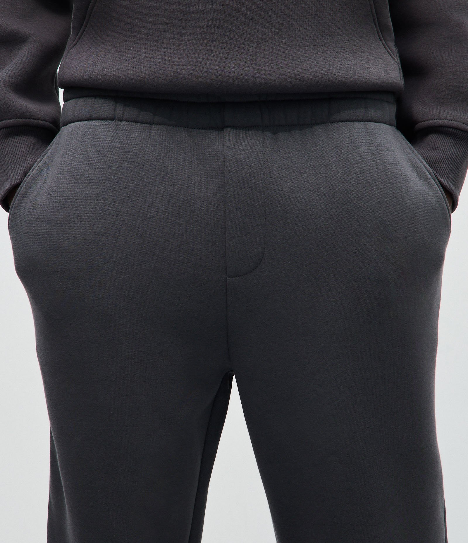 Calça Jogger em Moletom com Felpa e Punho Ajustado Cinza Chumbo 3