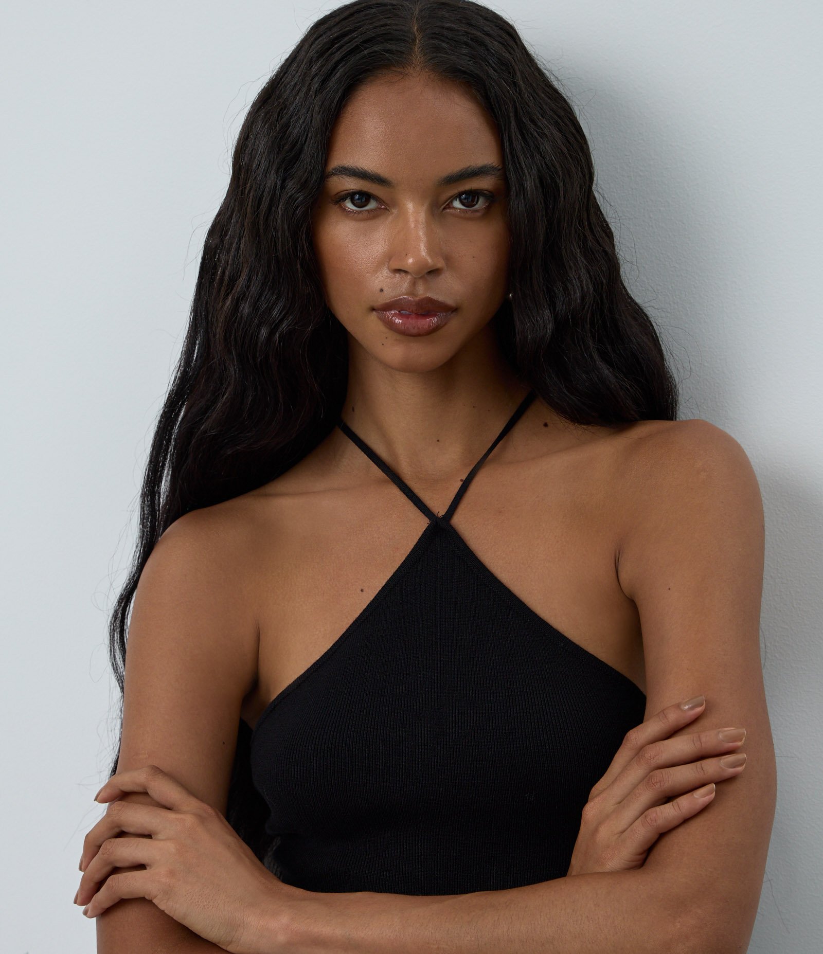 Blusa Alça fina com Decote Halter e Renda nas Costas Preto 4