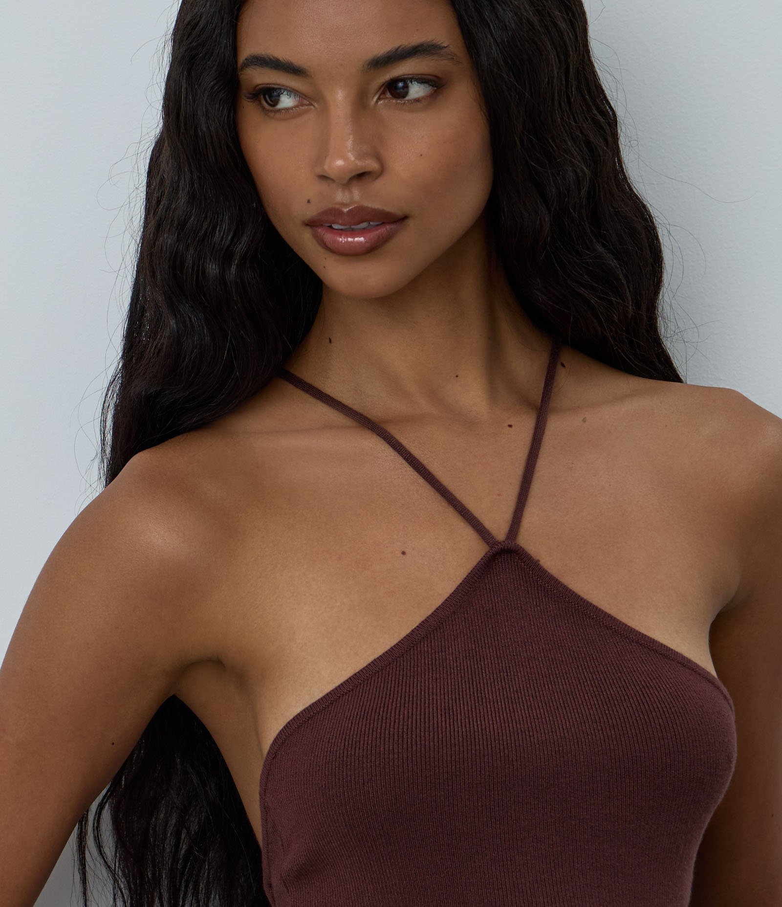 Blusa Alça fina com Decote Halter e Renda nas Costas Marrom 4