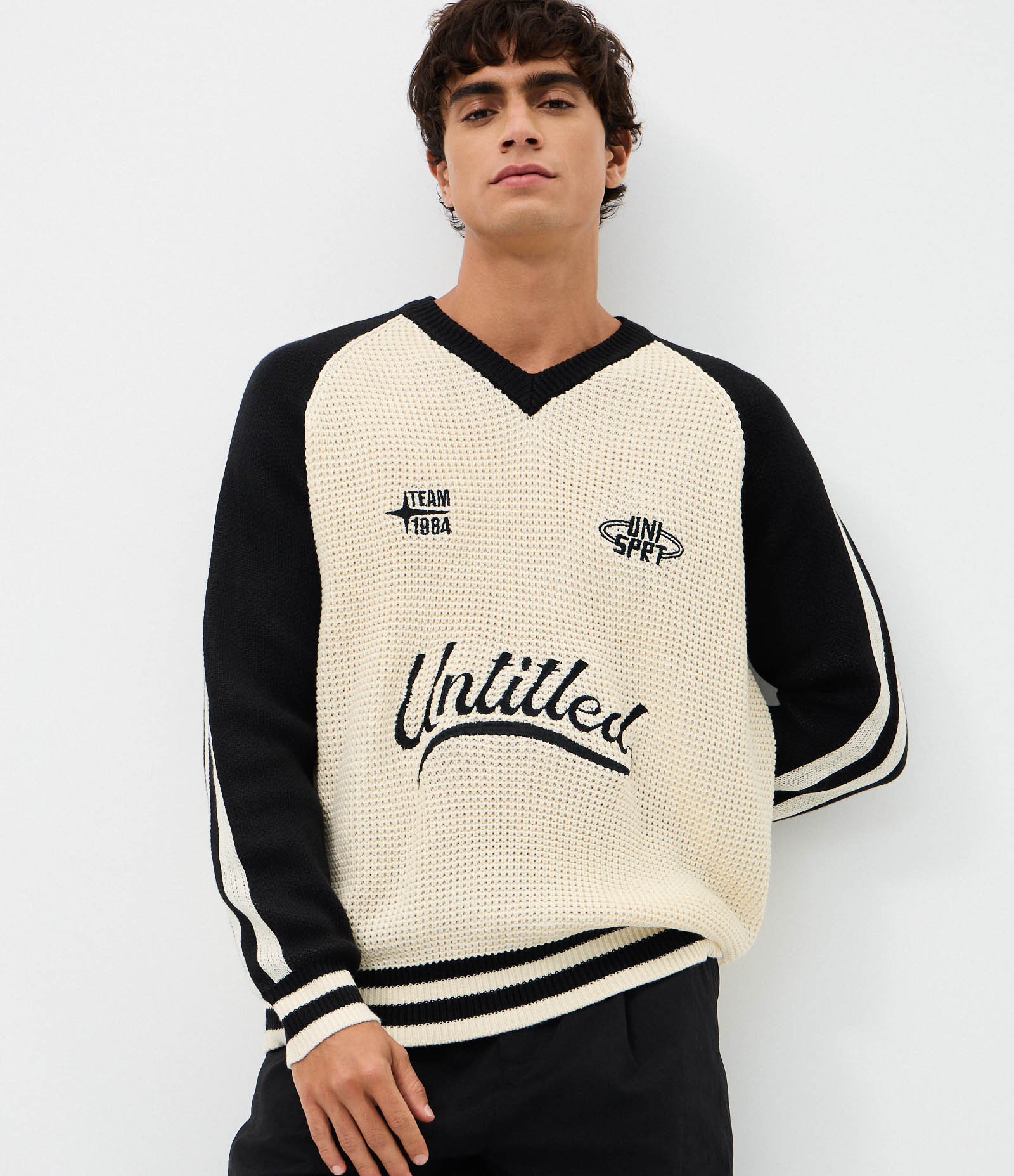 Suéter Boxy em Tricô com Lettering Untitled e Listras nas Mangas e Barra Branco 1