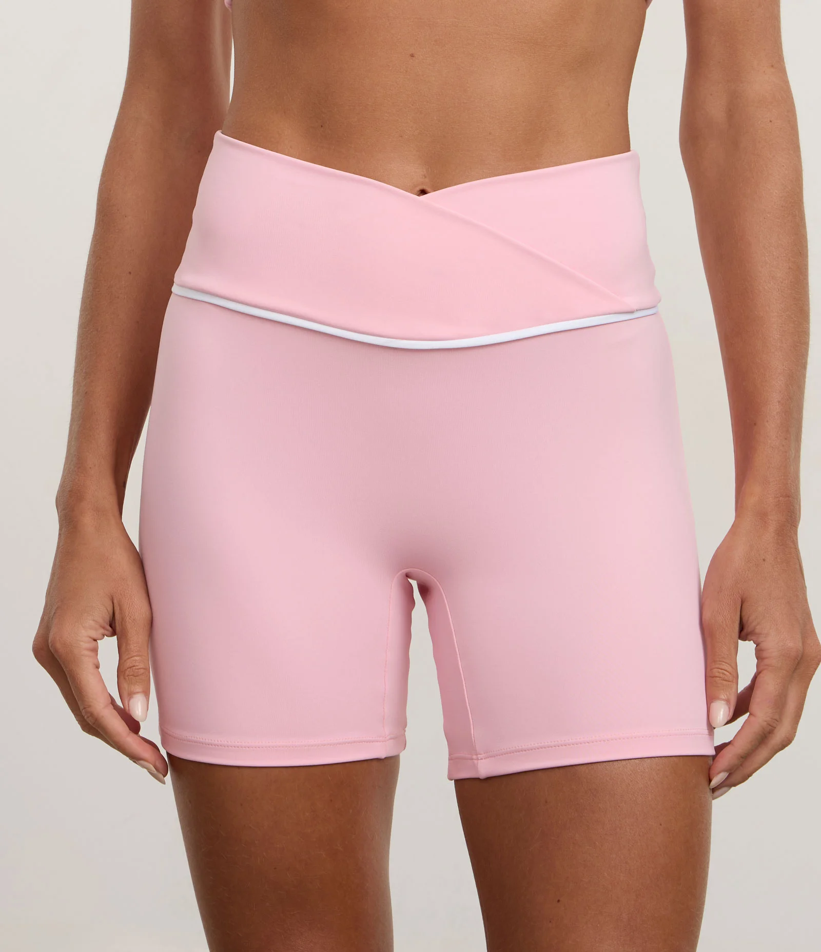 Bermuda Crossfiteira em Microfibra com Cós Transpassado Rosa 2