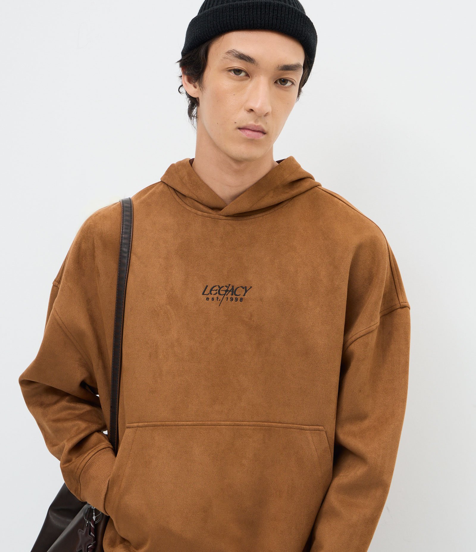 Blusão em Suede com Lettering Legacy Marrom 3