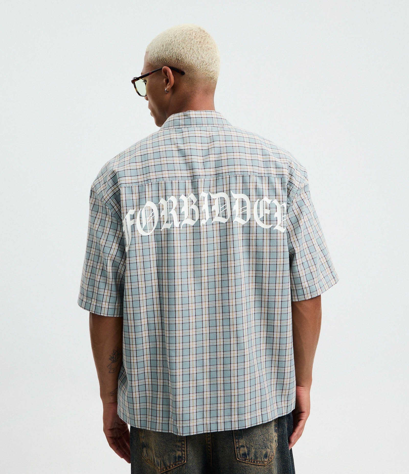 Camisa em Tricoline Xadrez com Estampa Forbidden Azul 3