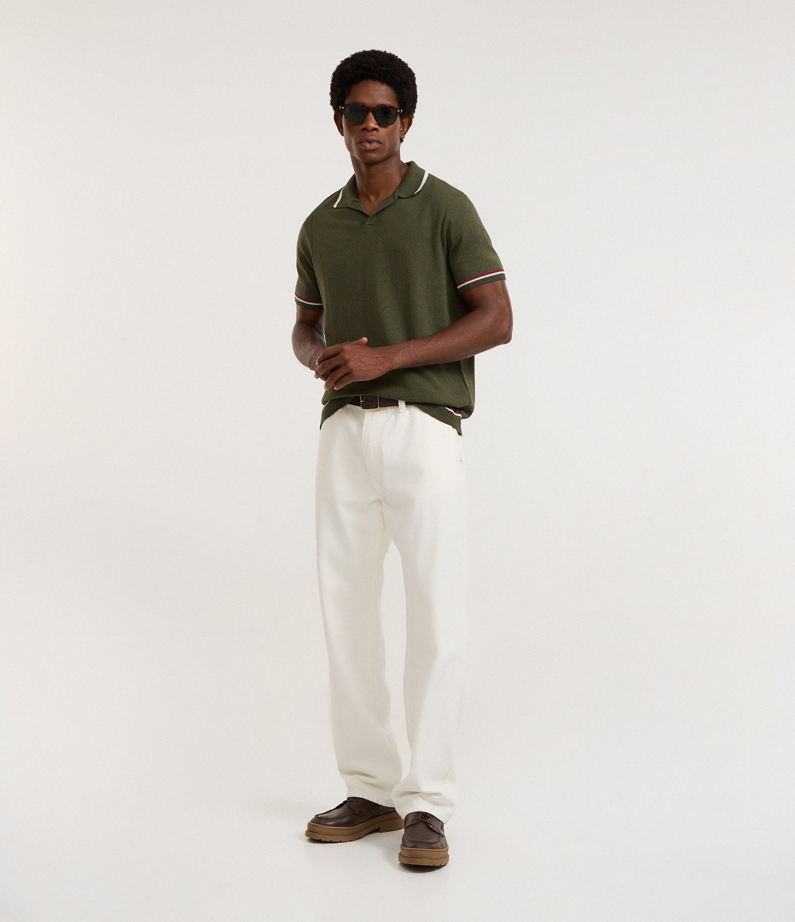 Camisa Polo Comfort com Gola V e Detalhes Contrastantes Verde 4