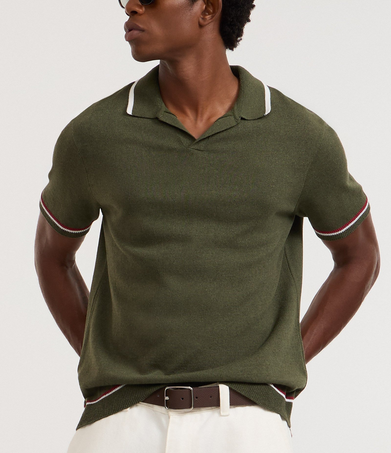 Camisa Polo Comfort com Gola V e Detalhes Contrastantes Verde 5