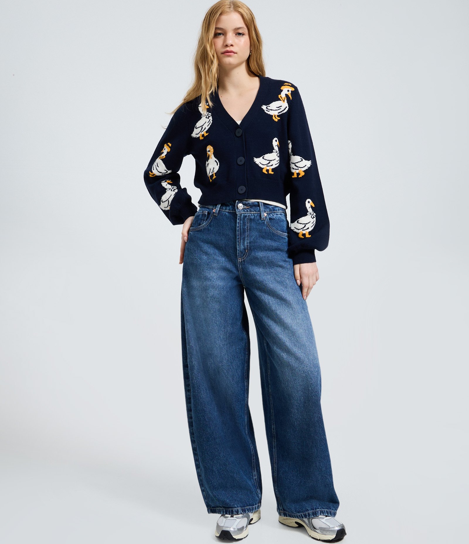 Cardigan Cropped em Tricô com Ícones de Patas Azul 2