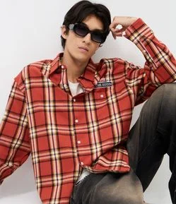 Camisa Oversized Manga Longa em Flanela Xadrez com Lettering Bordado