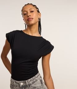 Blusa em Viscose com Pregas nos Ombros