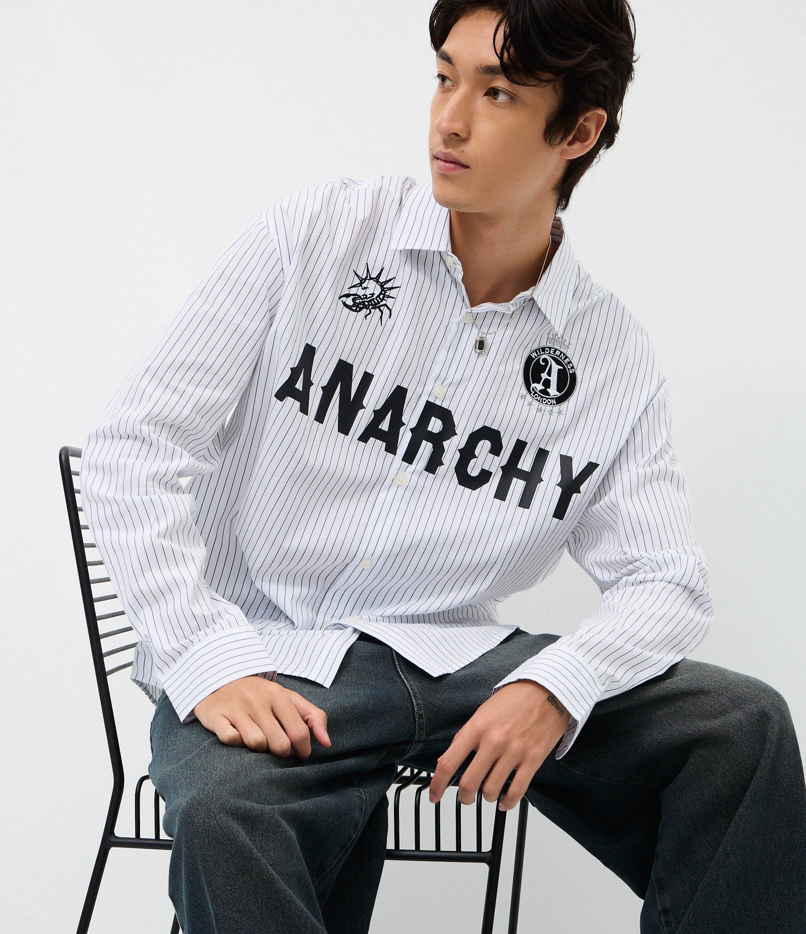 Camisa Manga Longa em Algodão Listrada com Lettering Anarchy Branco 4