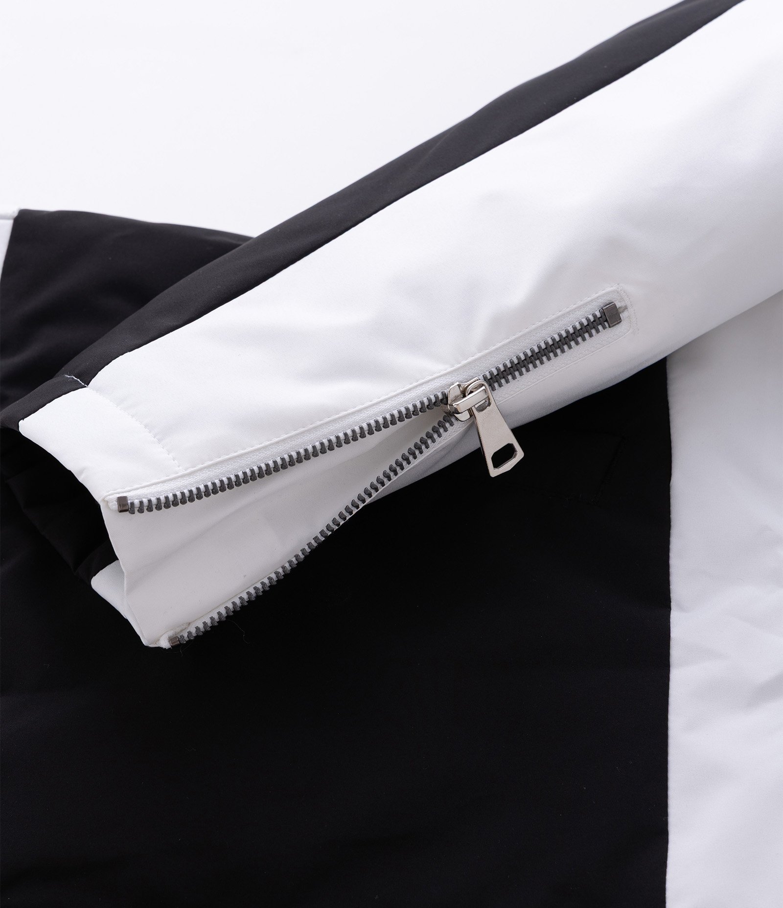 Jaqueta Bomber em Microfibra com Estampa Chevrolet Branco 10