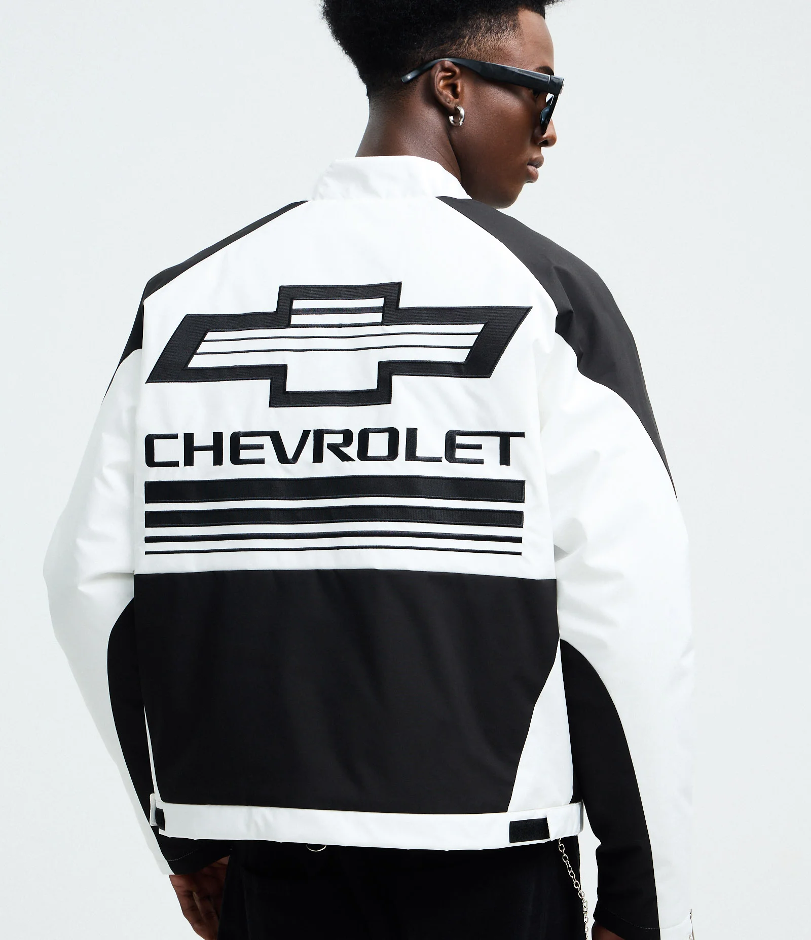 Jaqueta Bomber em Microfibra com Estampa Chevrolet Branco 2