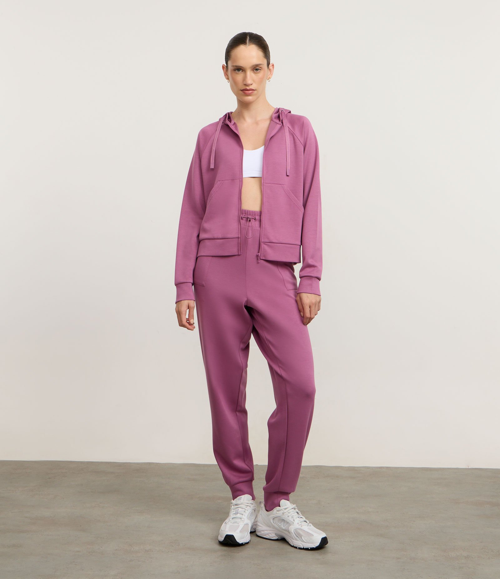 Calça Jogger Esportiva com Modal e Bolsos Amplos Roxo 1