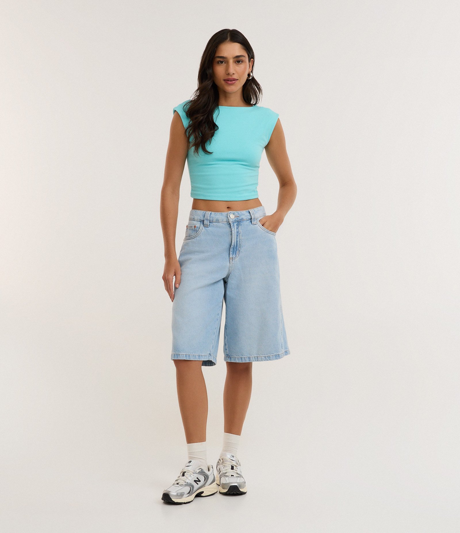 Blusa em Cotton com Decote Aberto nas Costas Azul 2