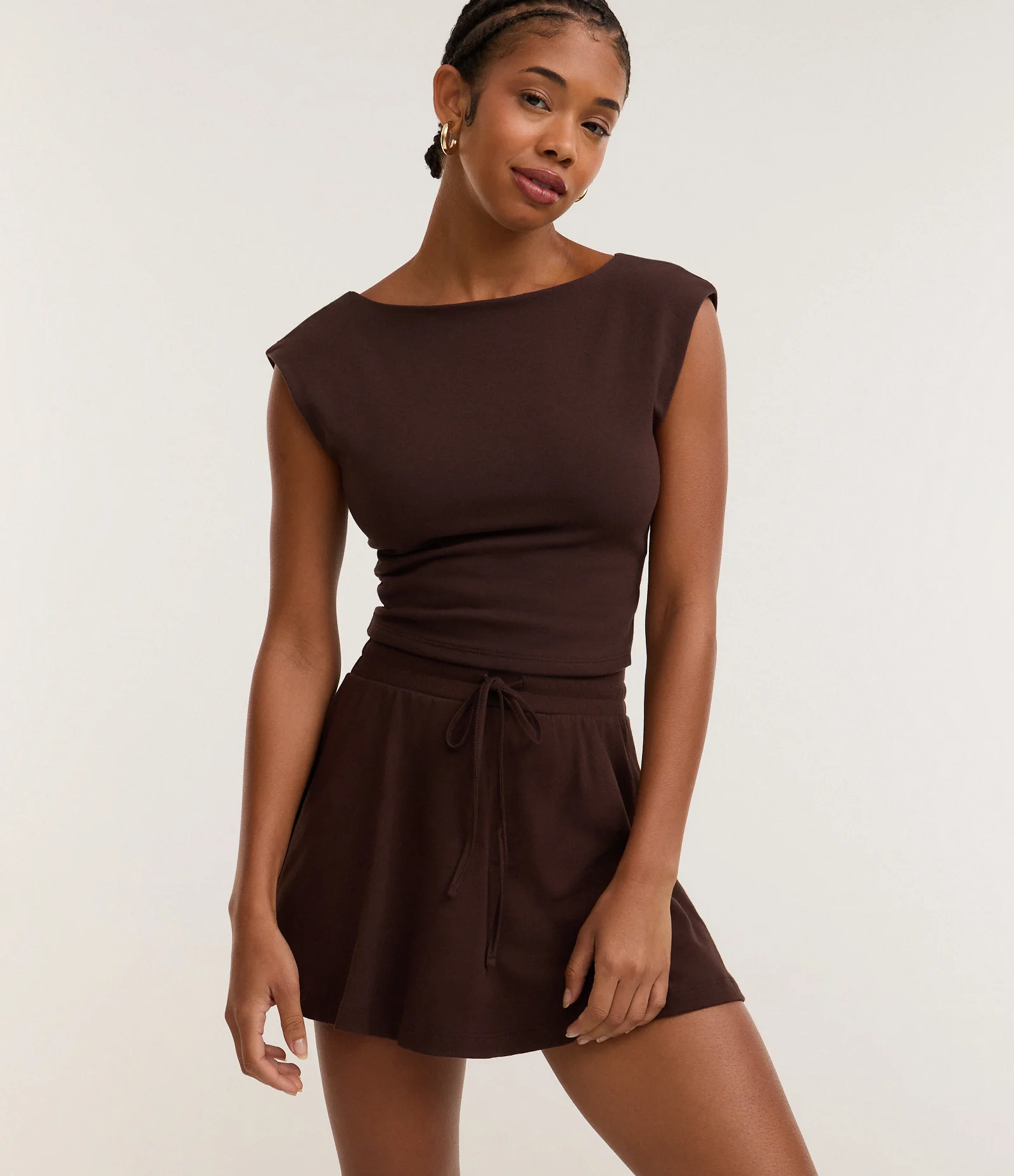 Blusa em Cotton com Decote Aberto nas Costas Marrom 1