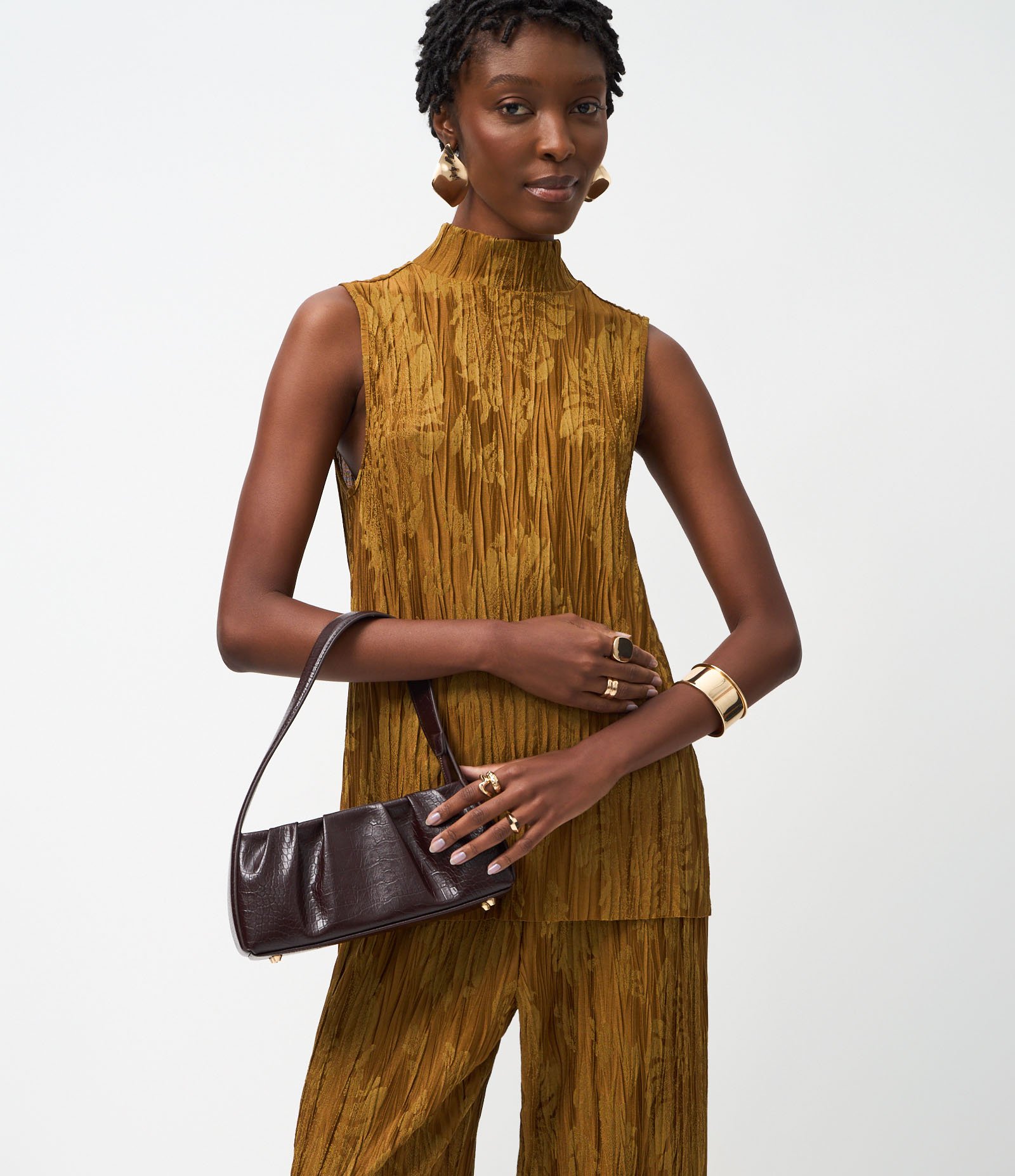 Blusa Alongada com Gola Alta e Textura Amassadinha Amarelo 1