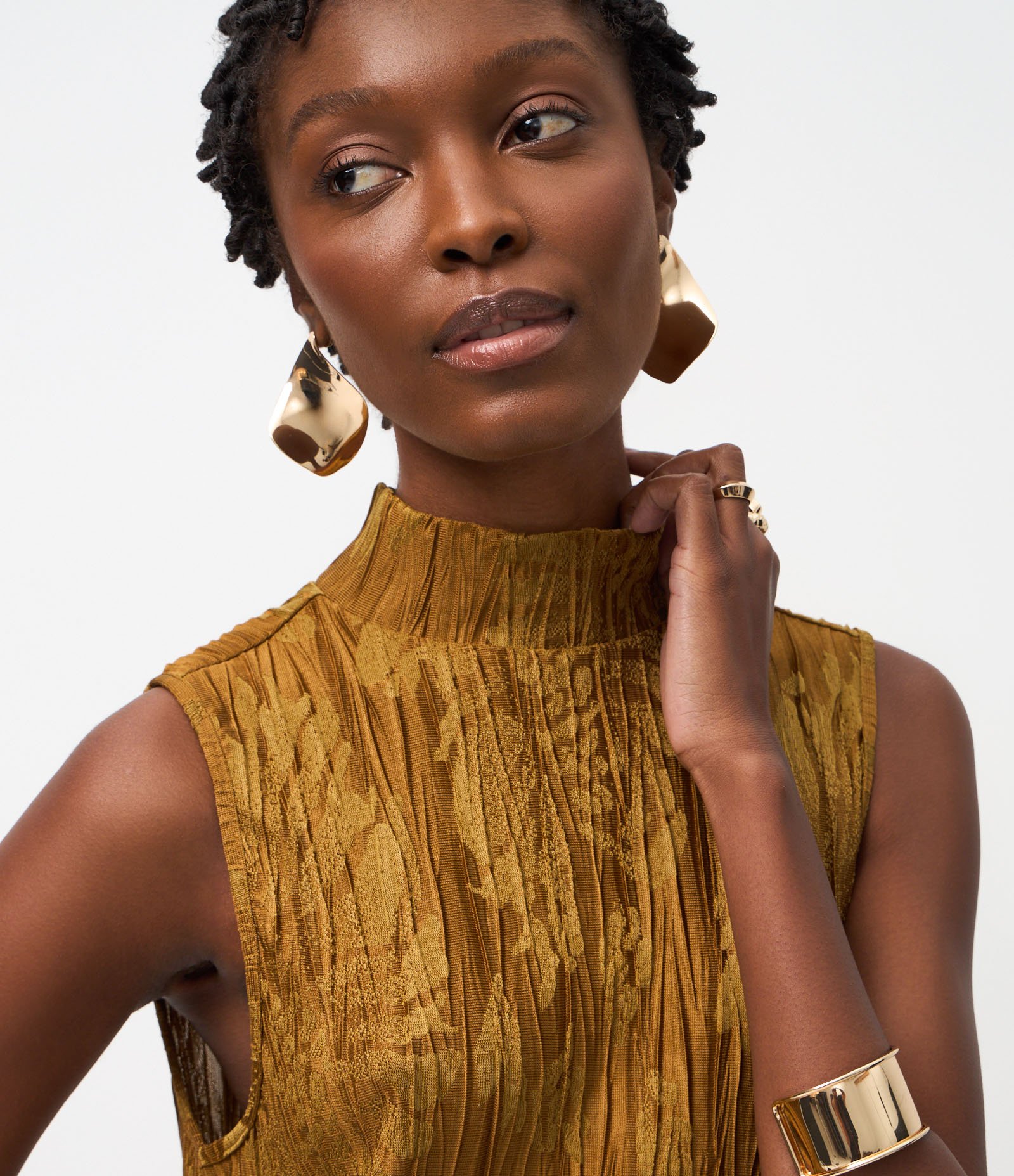 Blusa Alongada com Gola Alta e Textura Amassadinha Amarelo 3