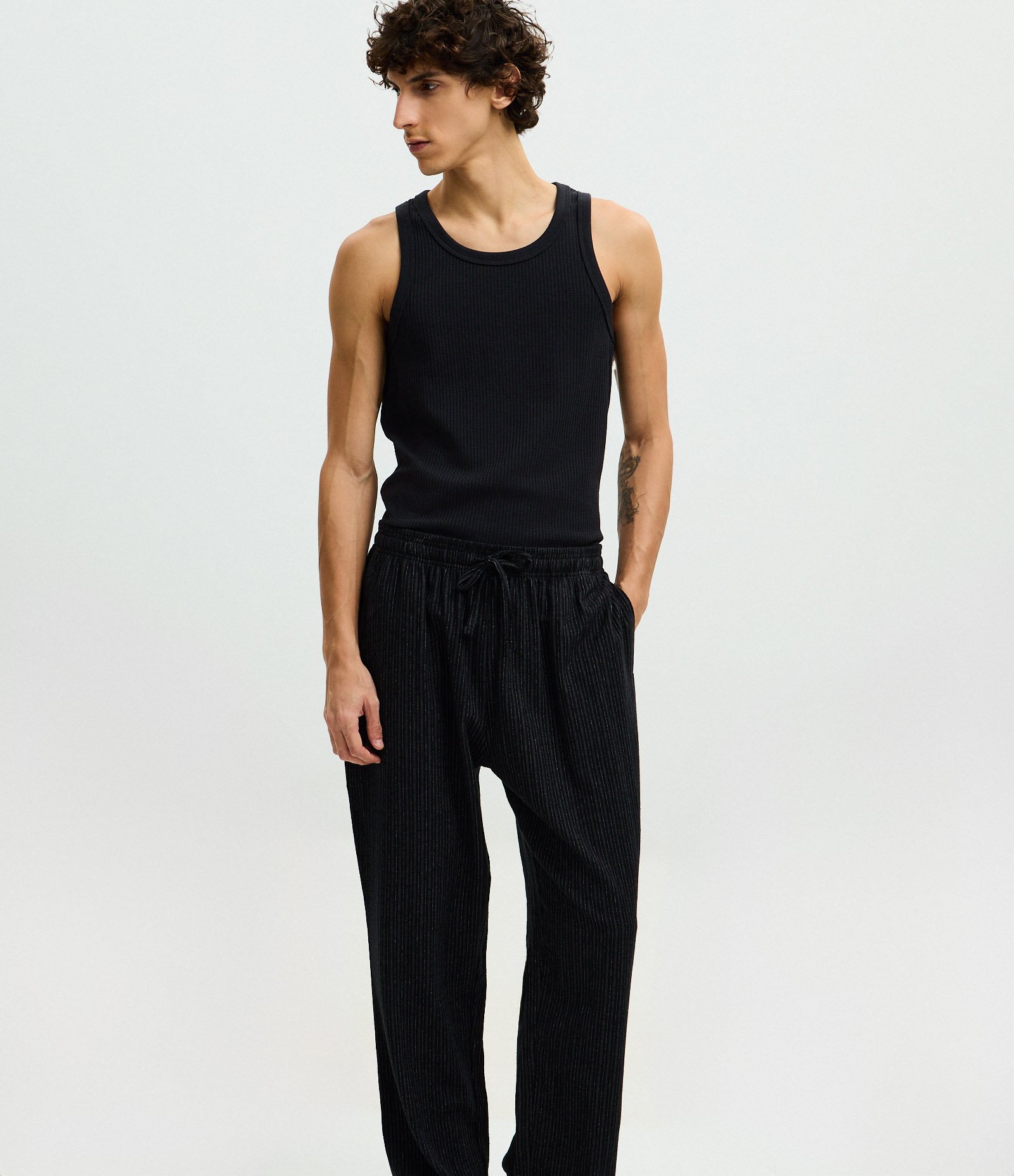 Calça de Pijama em Flanela Listrada com Cordão no Cós Preto 4