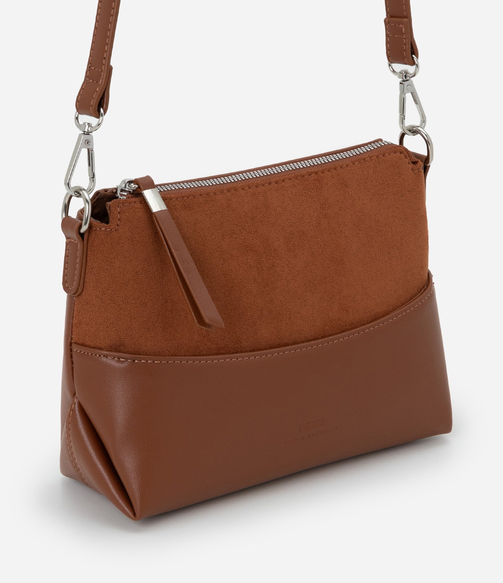 Bolsa de Ombro Pequena com Textura Aveludada Marrom 1