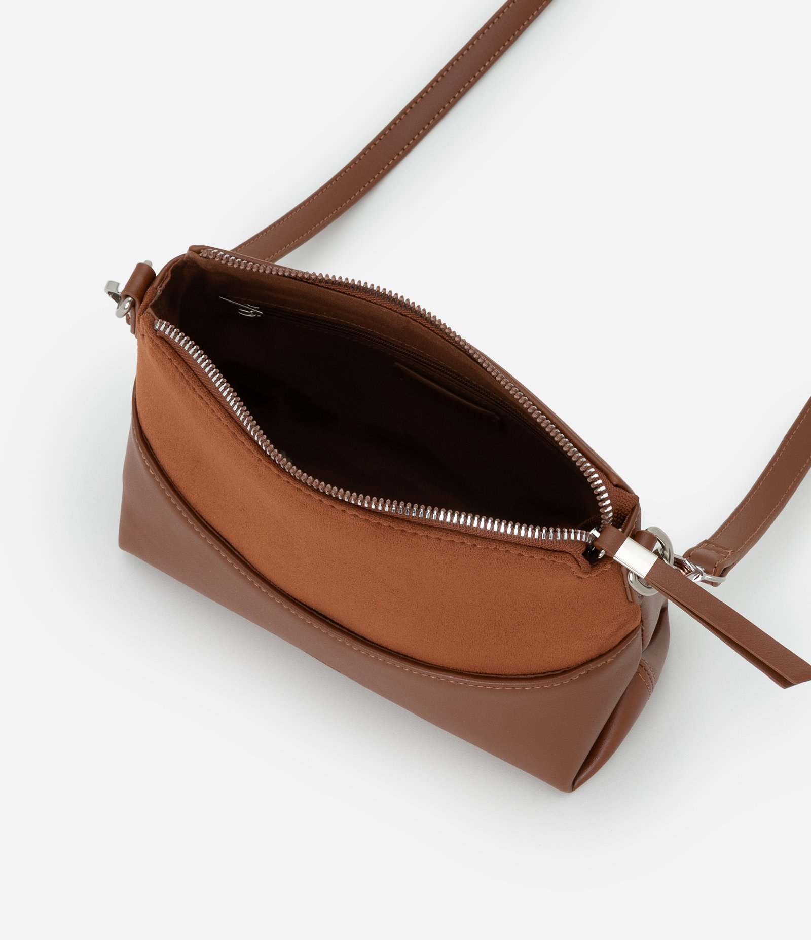 Bolsa de Ombro Pequena com Textura Aveludada Marrom 6