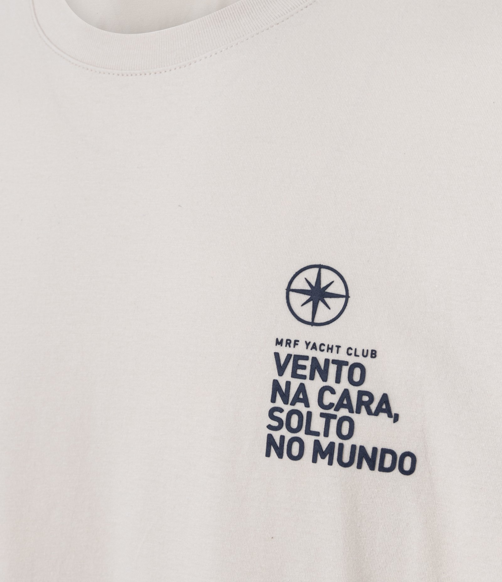 Camiseta Comfort em Algodão com Estampa Lettering na Frente Cinza Claro 6