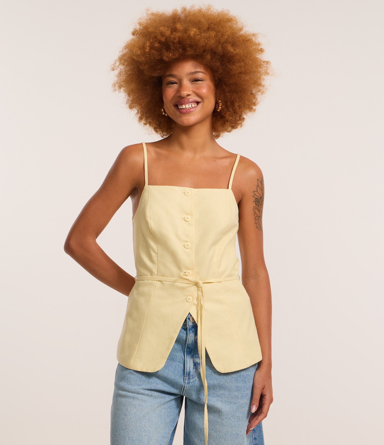 Colete Acinturado em Algodão com Linho e Amarração Amarelo 1