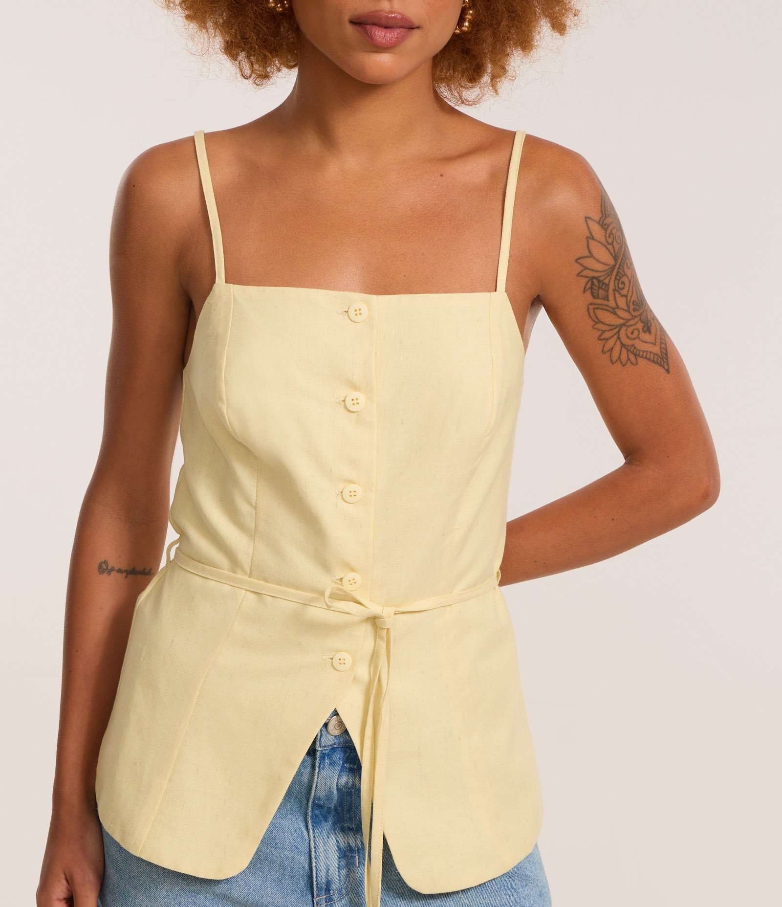 Colete Acinturado em Algodão com Linho e Amarração Amarelo 3