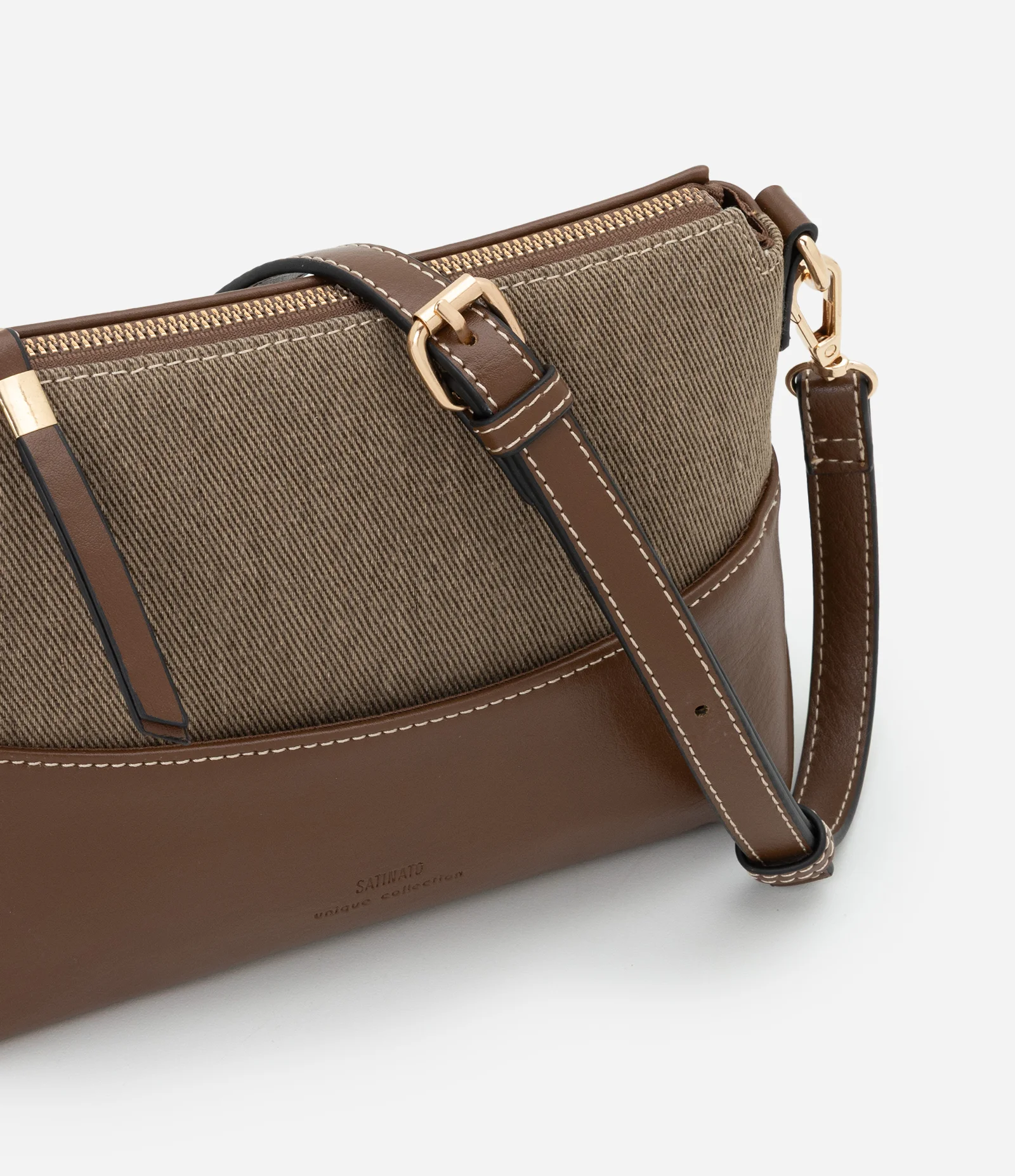 Bolsa Pequena em PU com Detalhes Metalizados Marrom 5